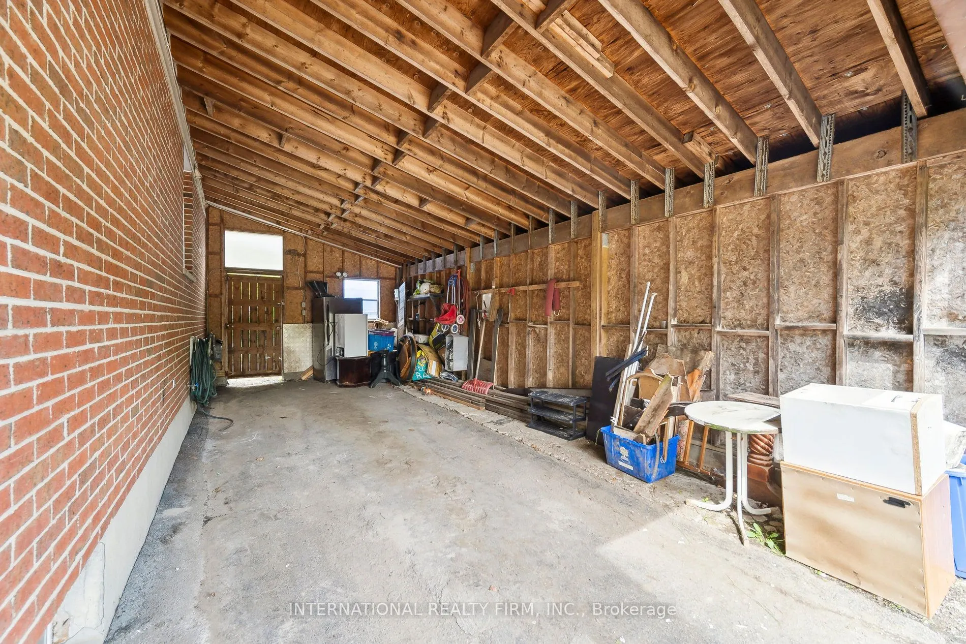 134 GARLAND Lane