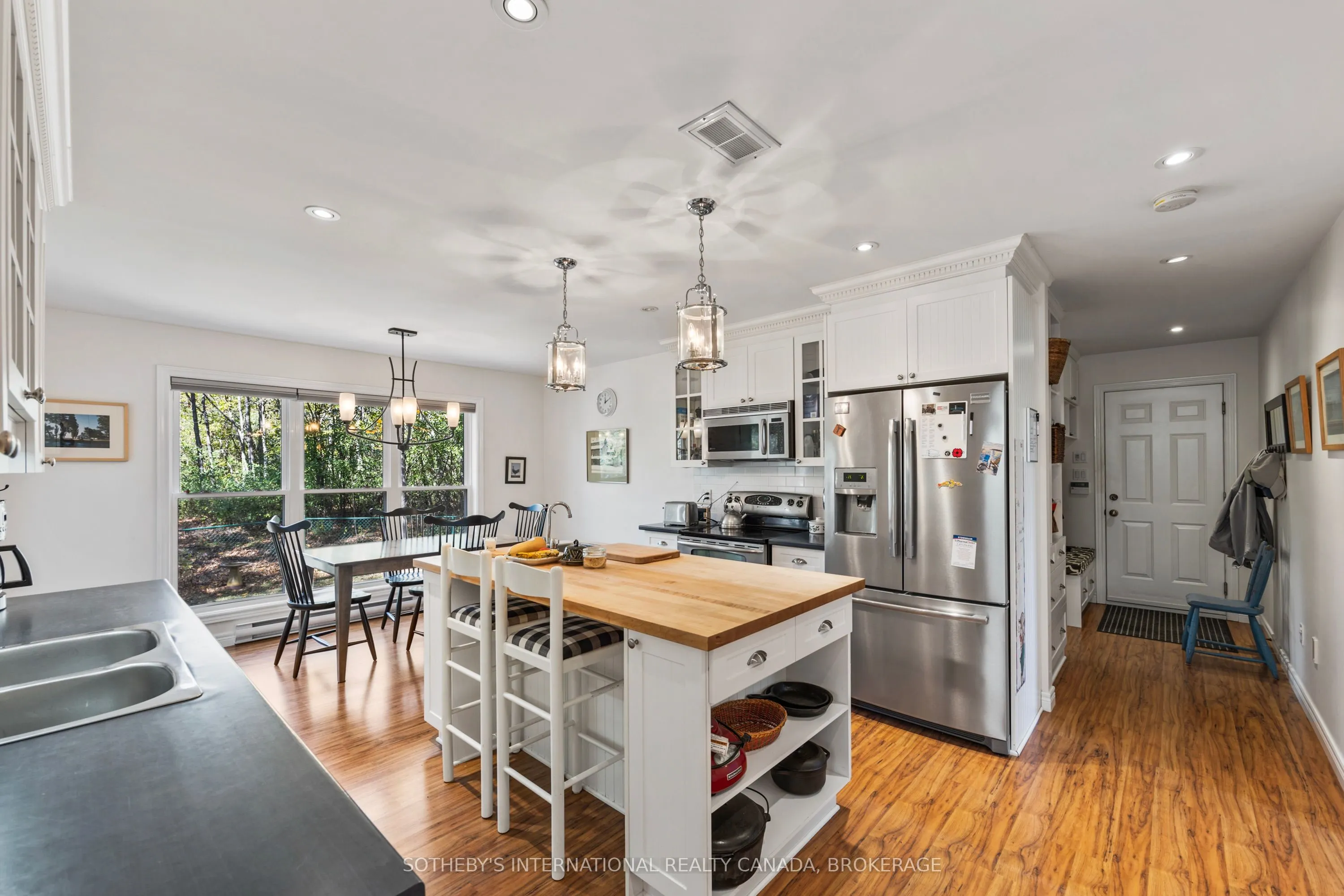 1063 Cliffside Lane