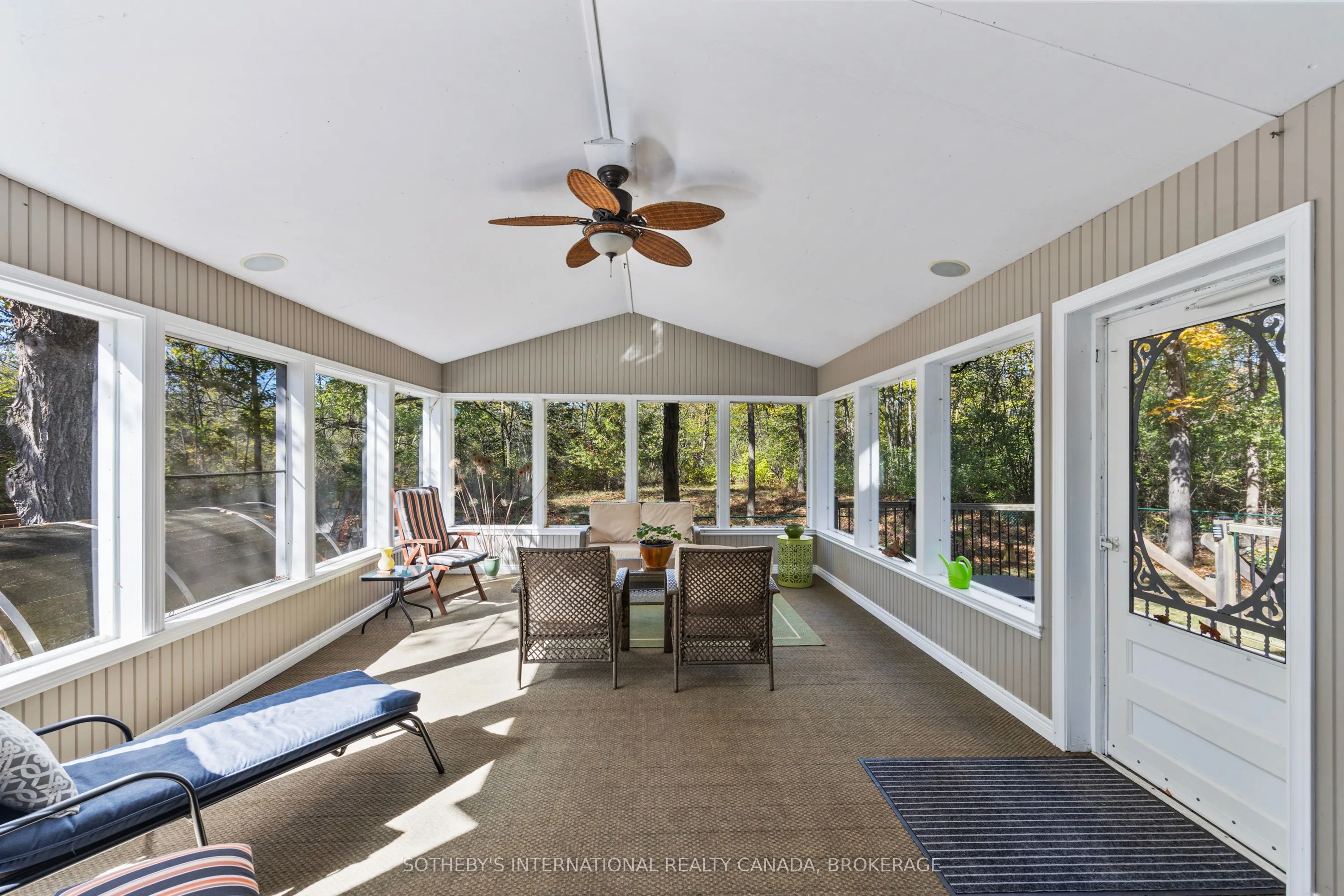 1063 Cliffside Lane
