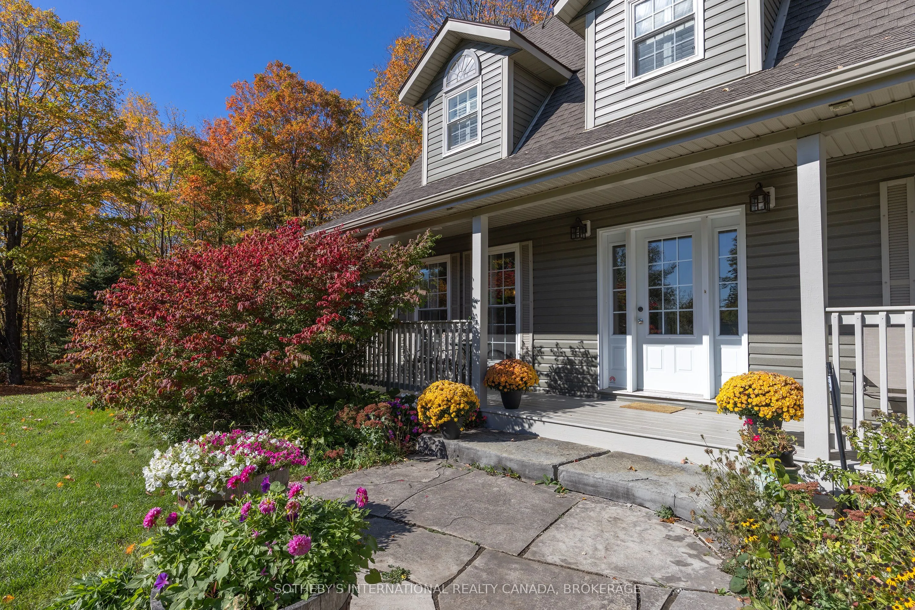 1063 Cliffside Lane