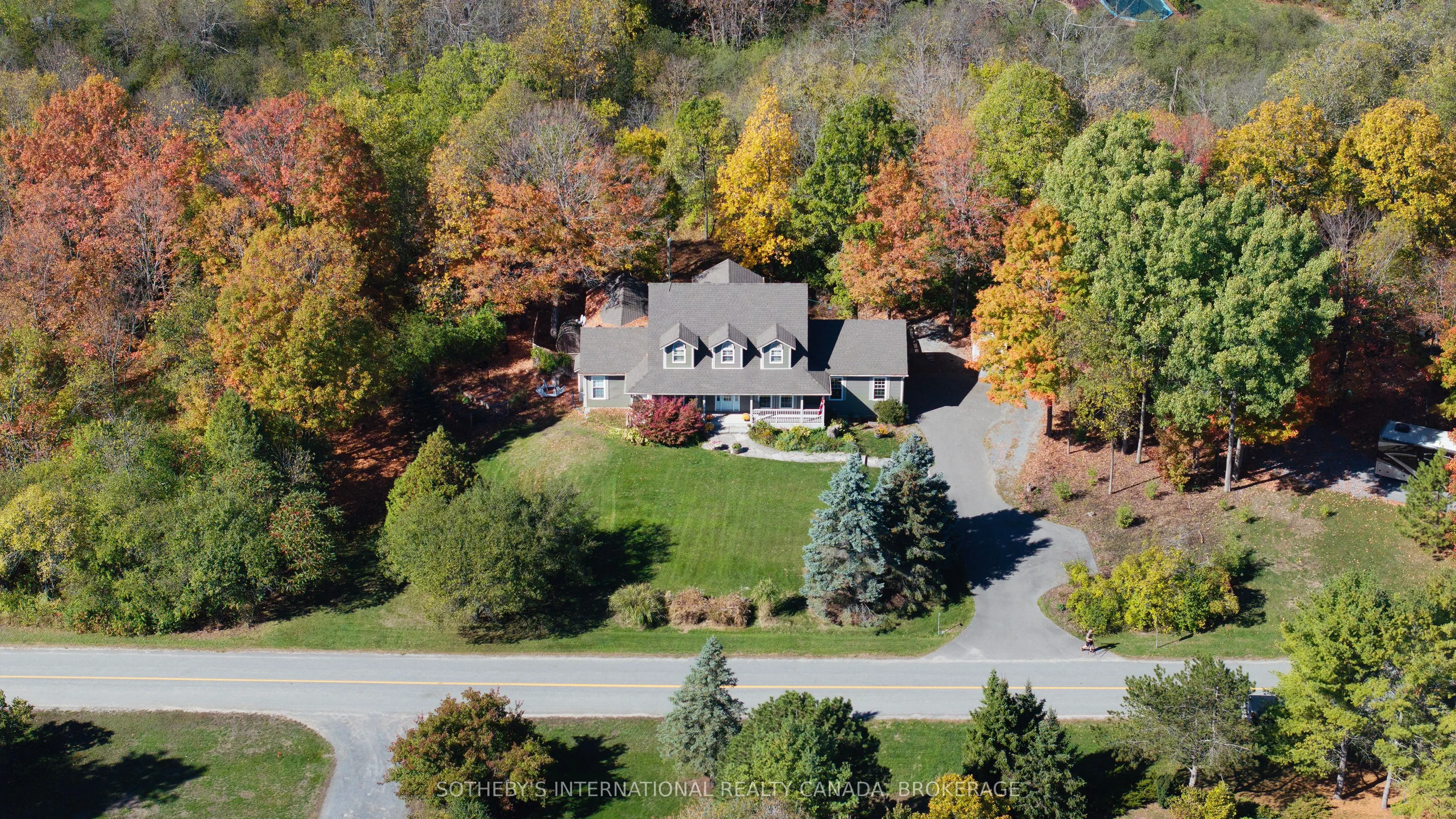 1063 Cliffside Lane