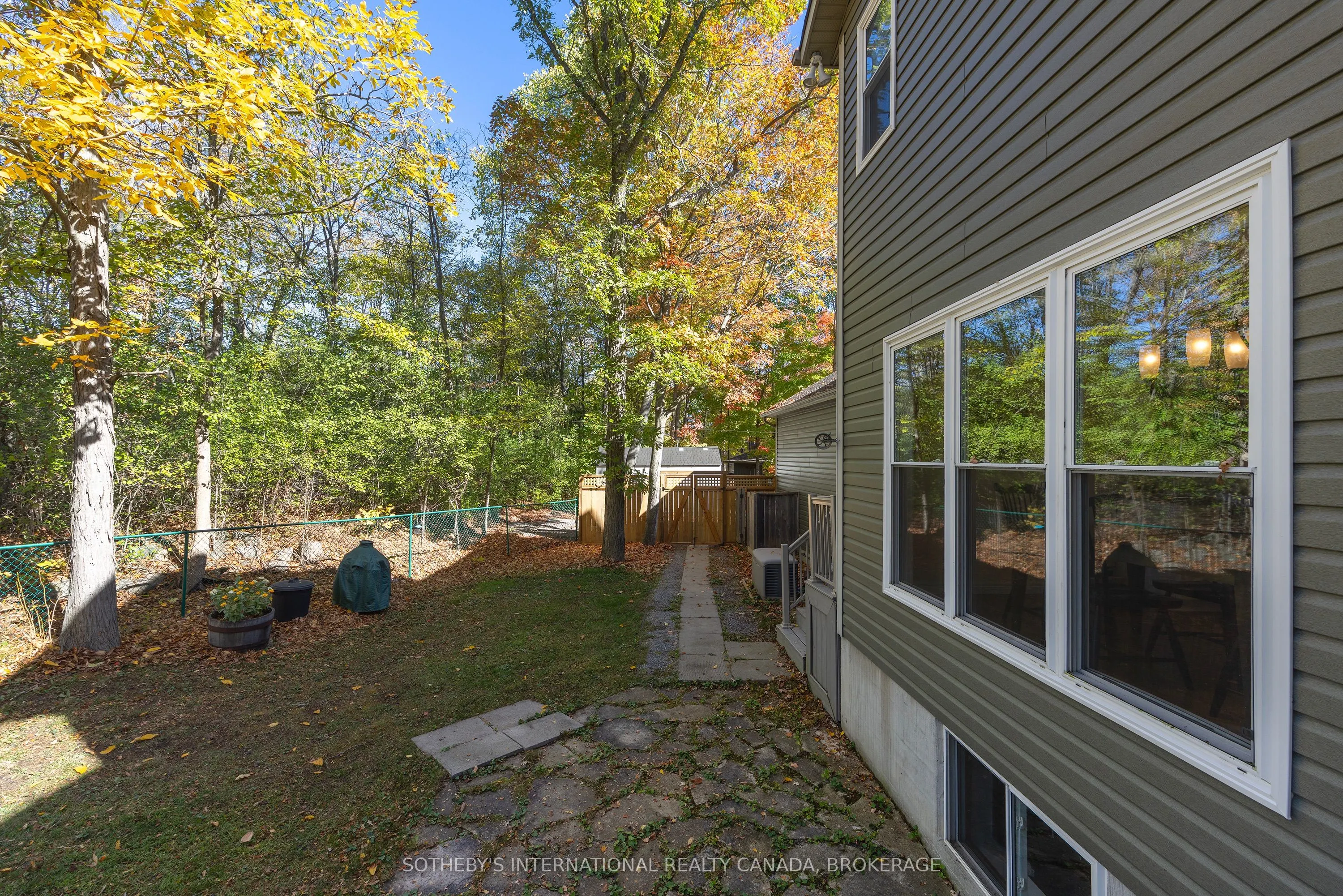 1063 Cliffside Lane