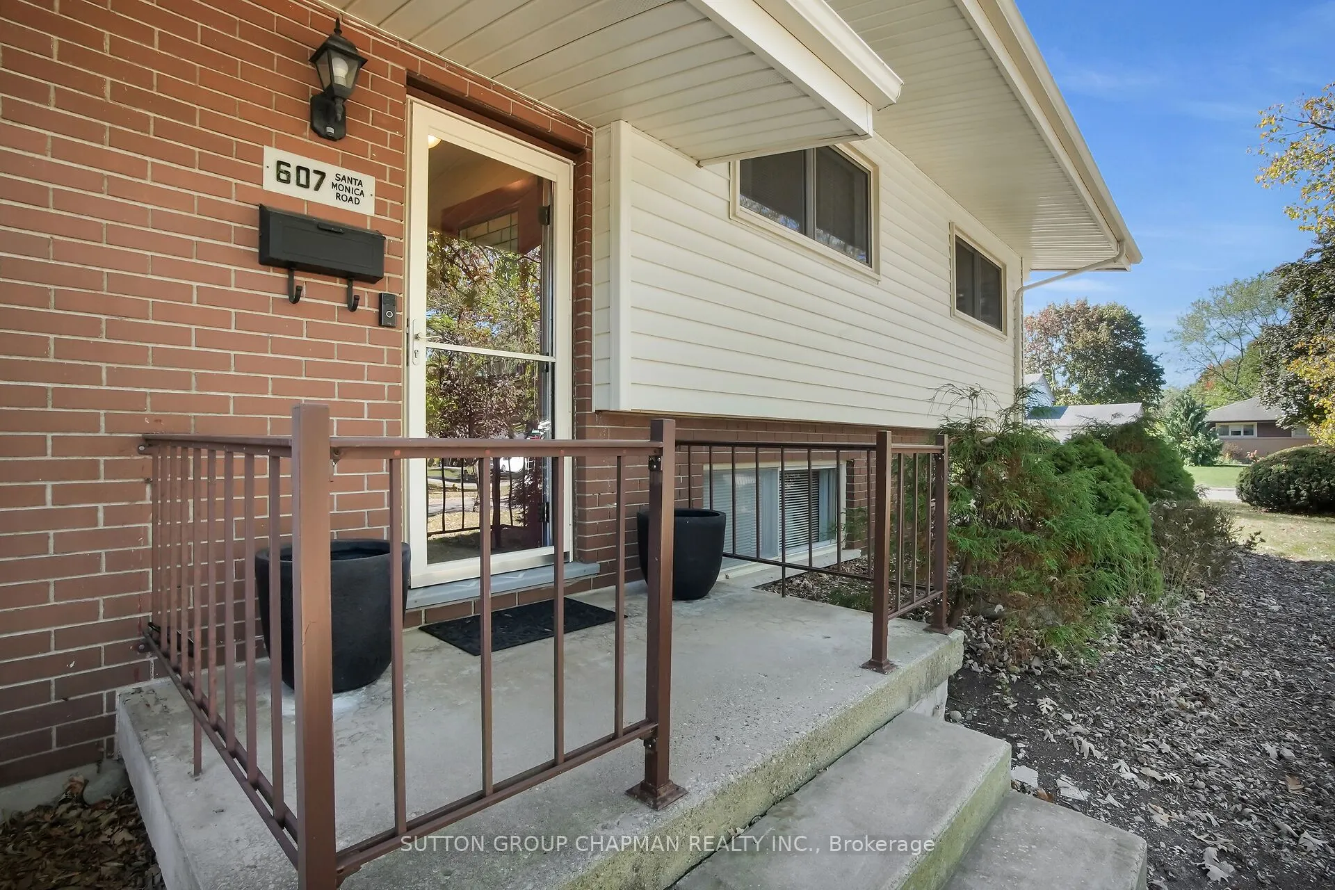 607 Santa Monica Road