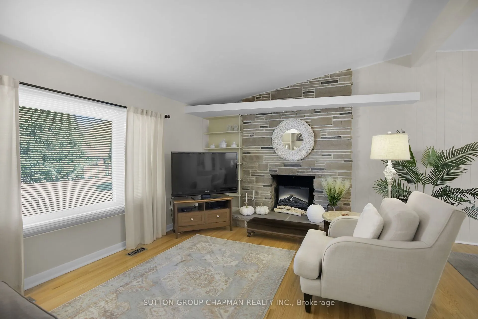 607 Santa Monica Road