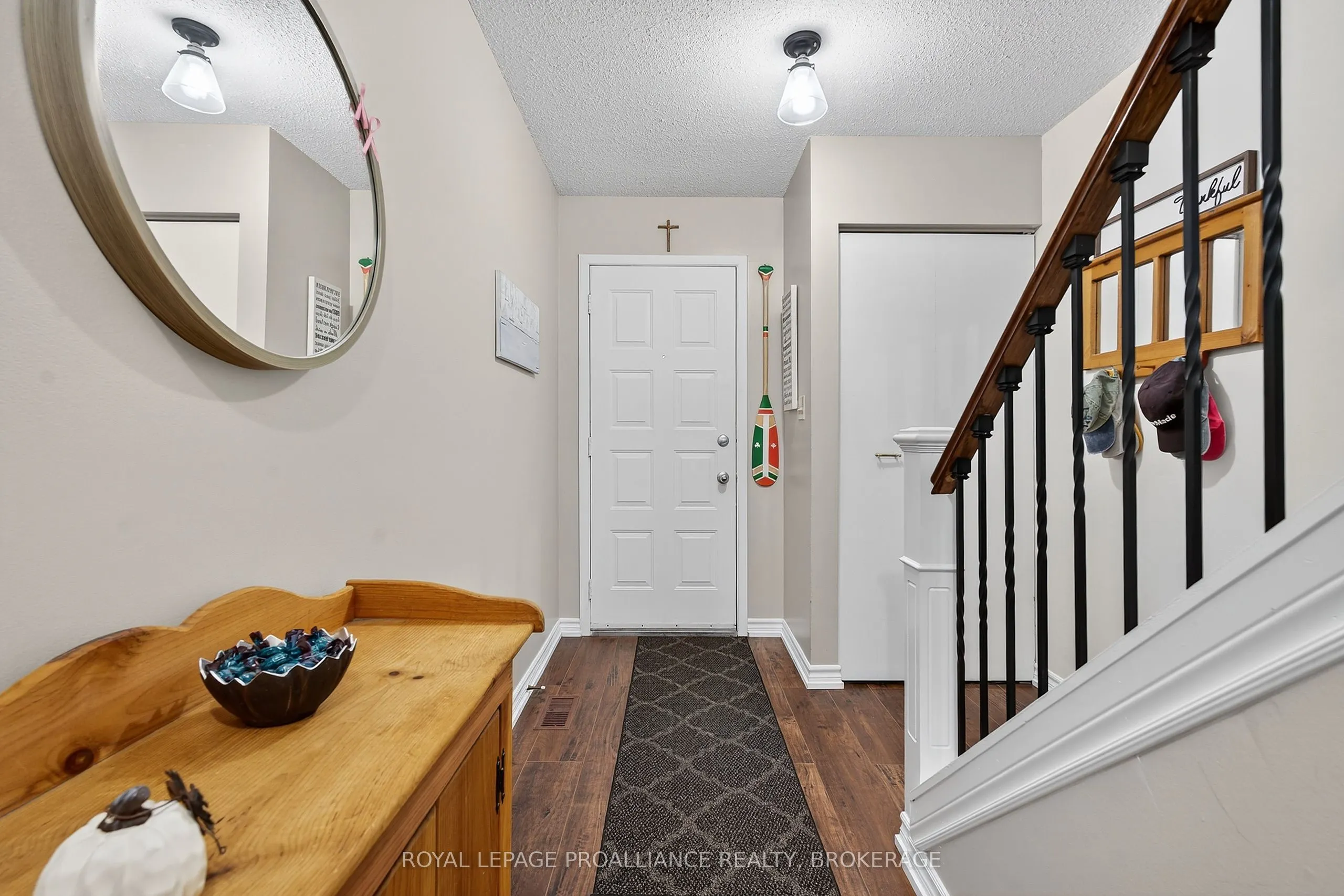 44 St Pauls Place, #1006