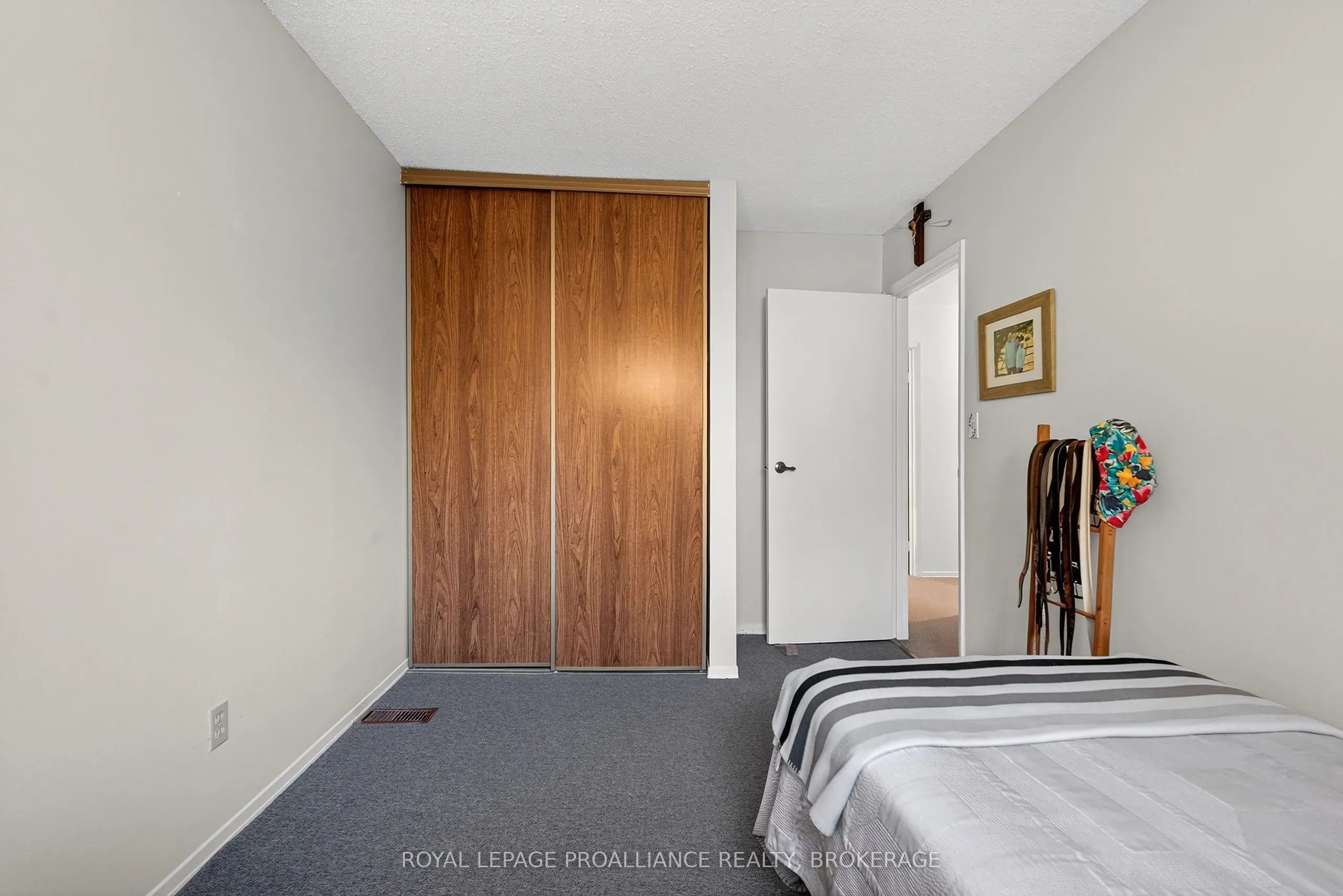 44 St Pauls Place, #1006