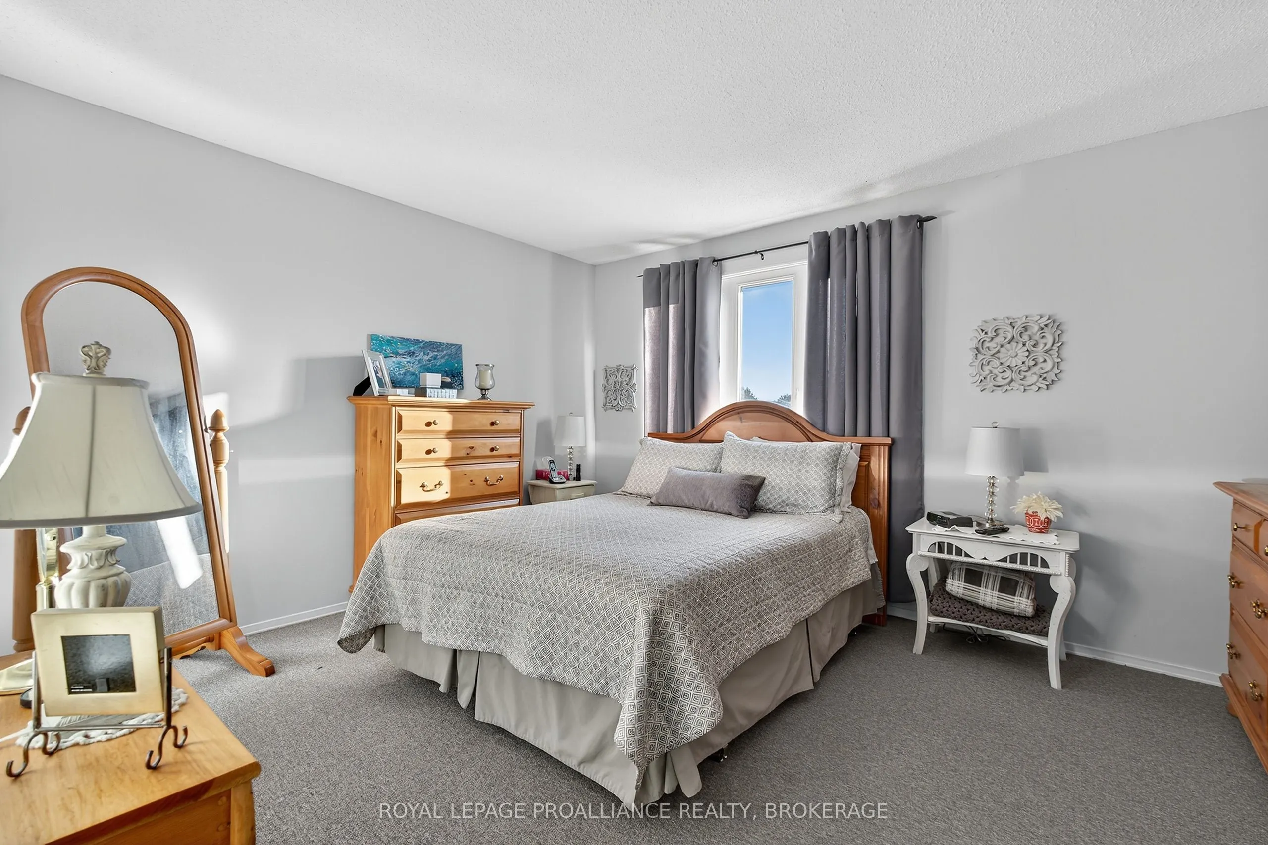 44 St Pauls Place, #1006