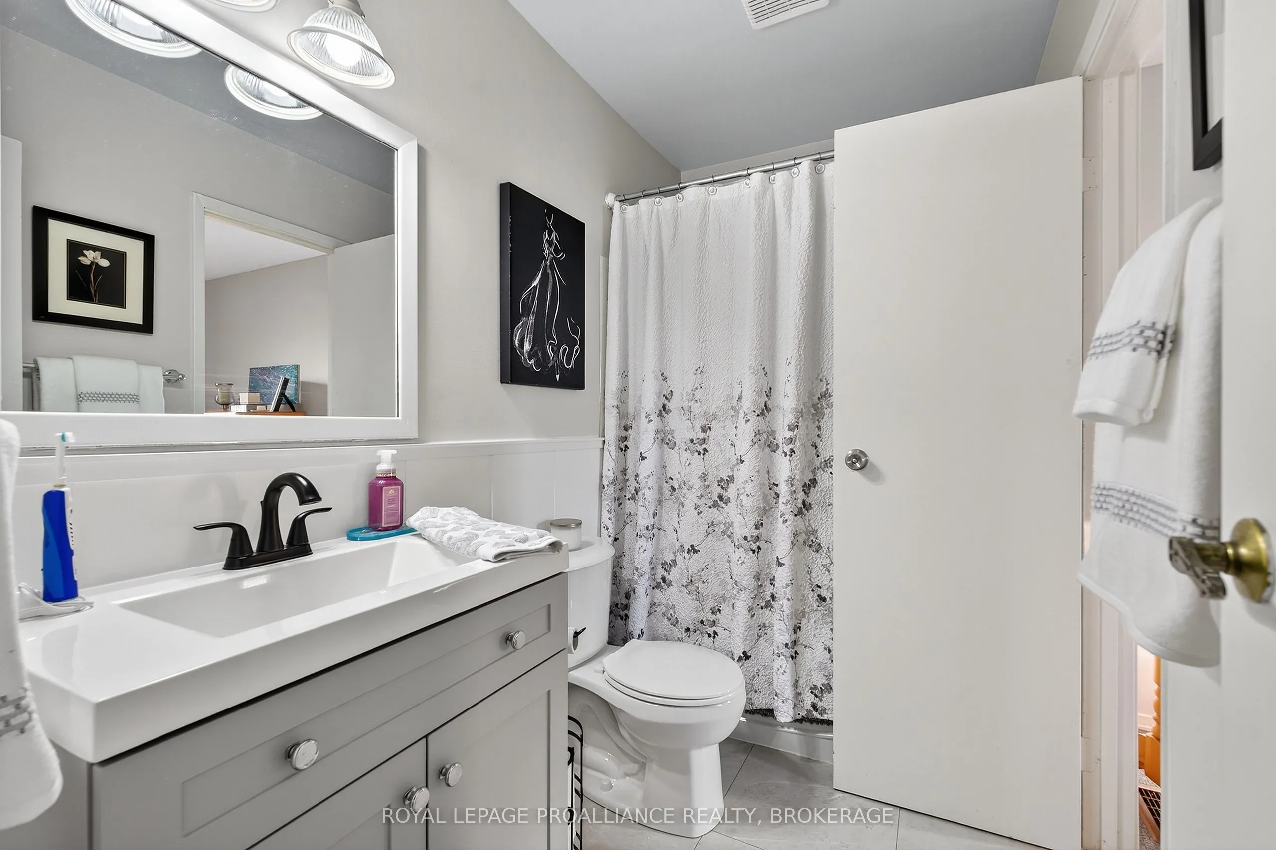 44 St Pauls Place, #1006