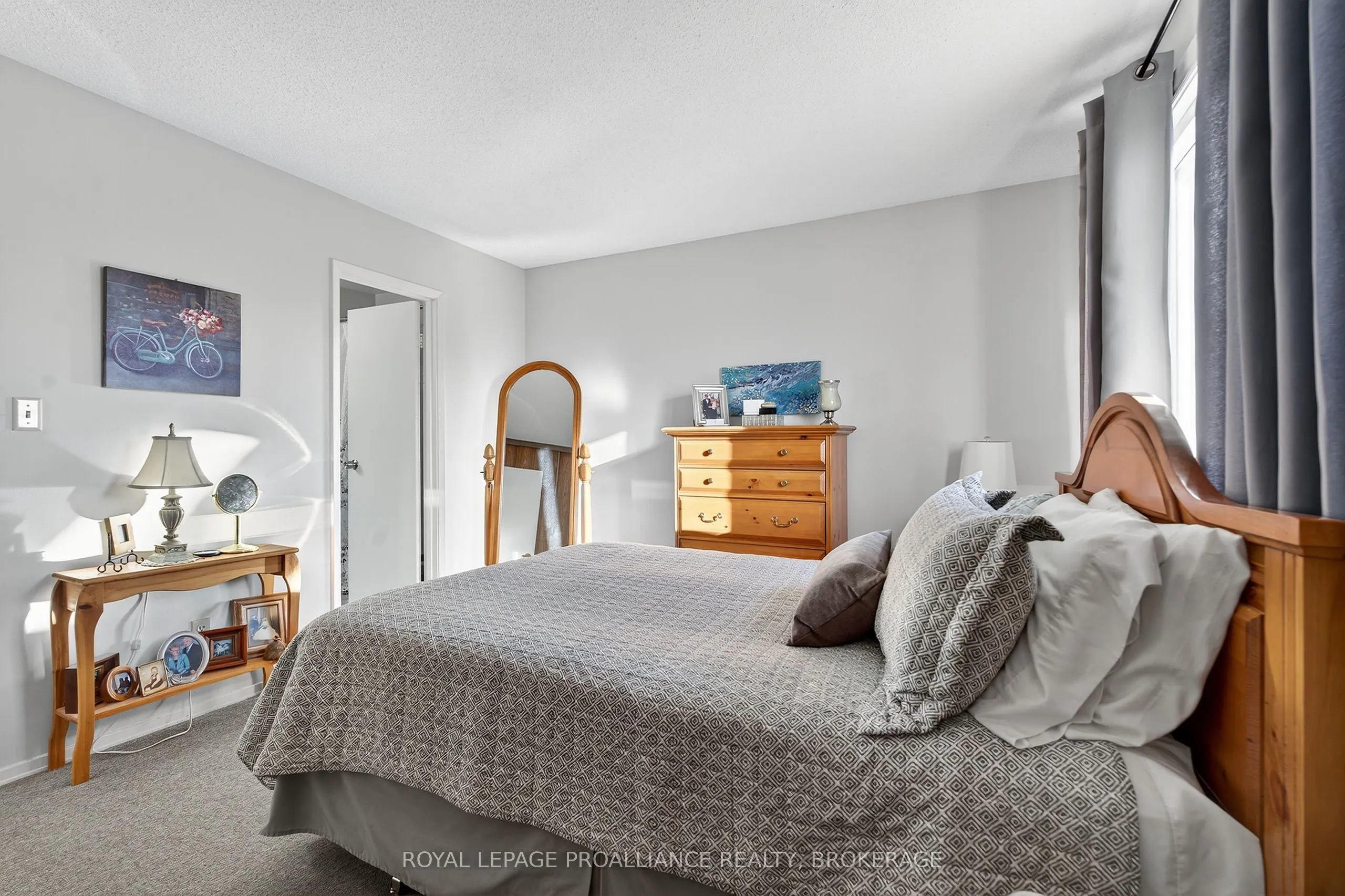 44 St Pauls Place, #1006