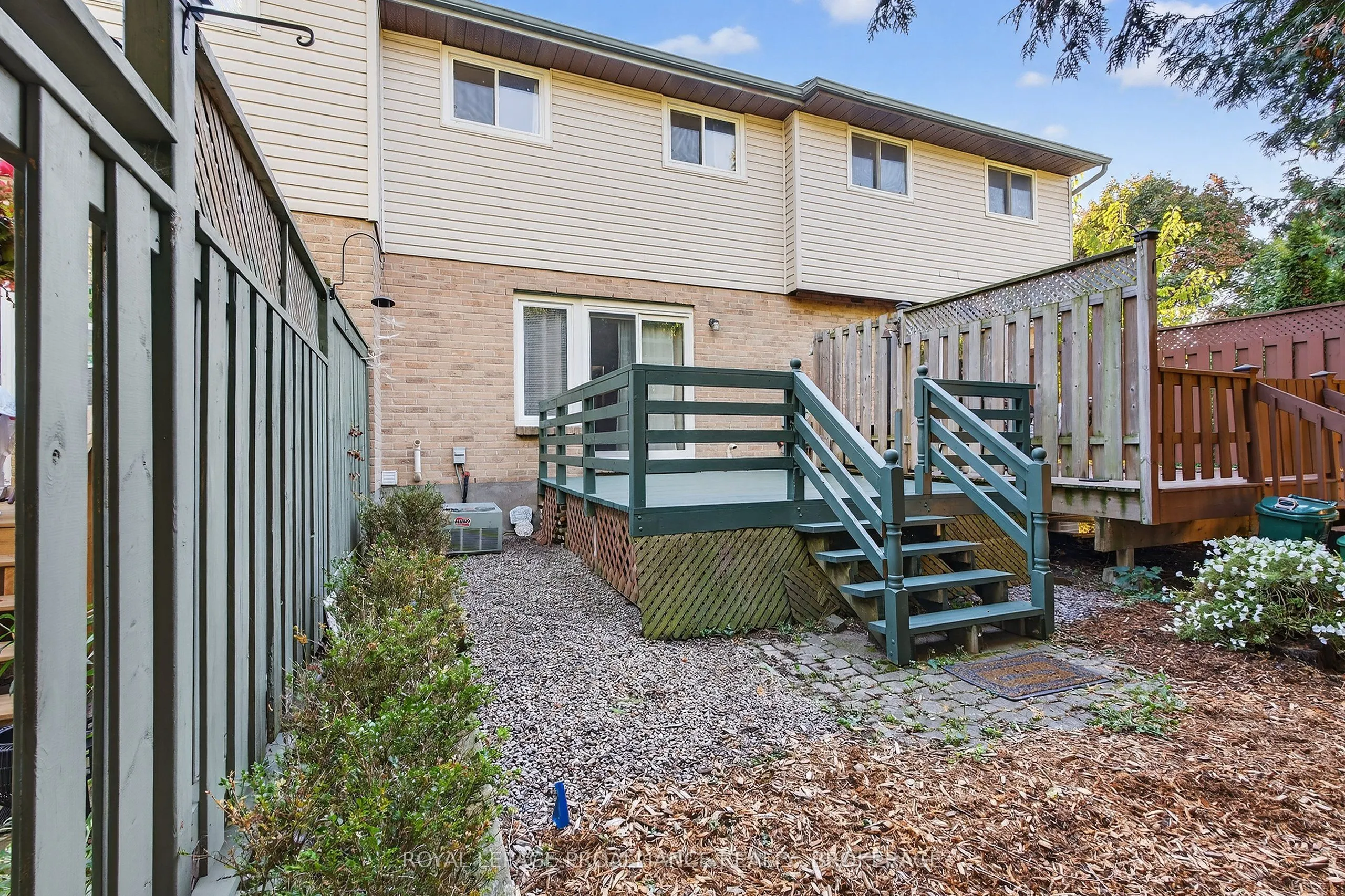 44 St Pauls Place, #1006