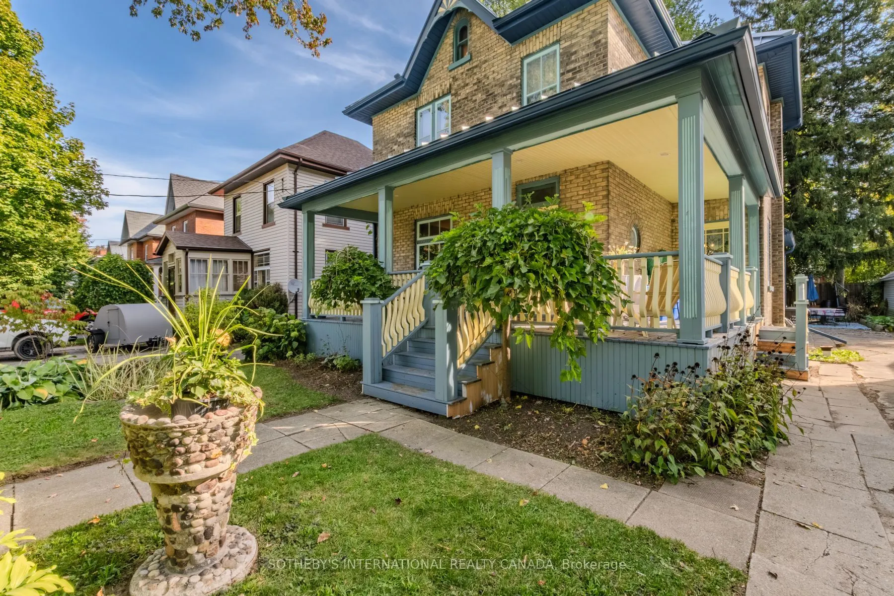 219 Front Street