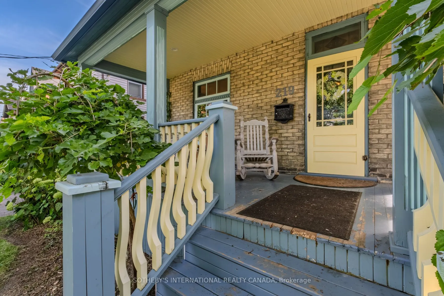 219 Front Street