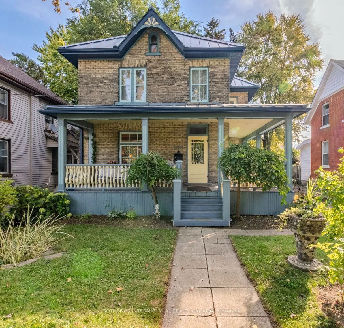 219 Front Street