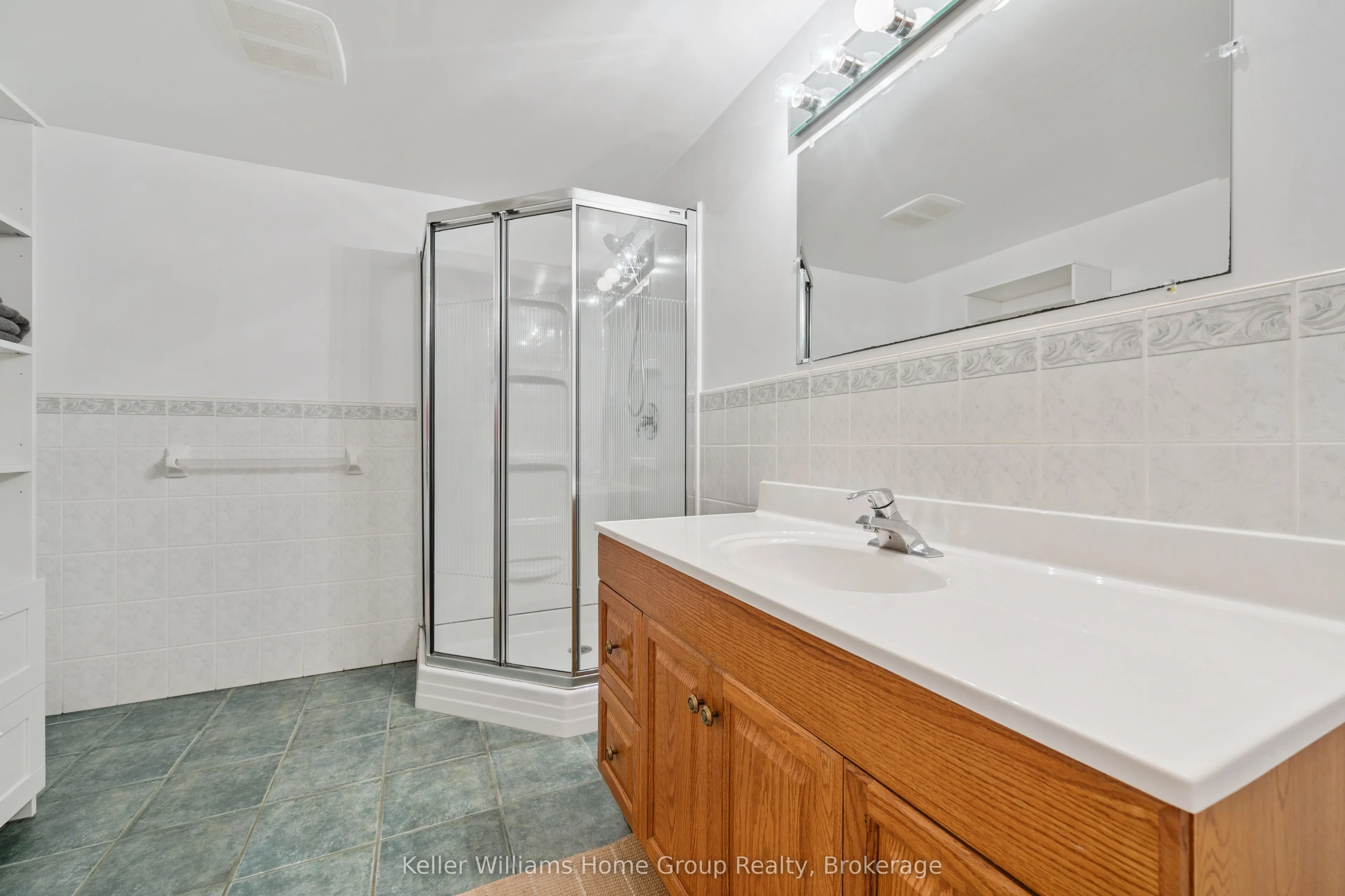 5863 Wellington Road 7 Road