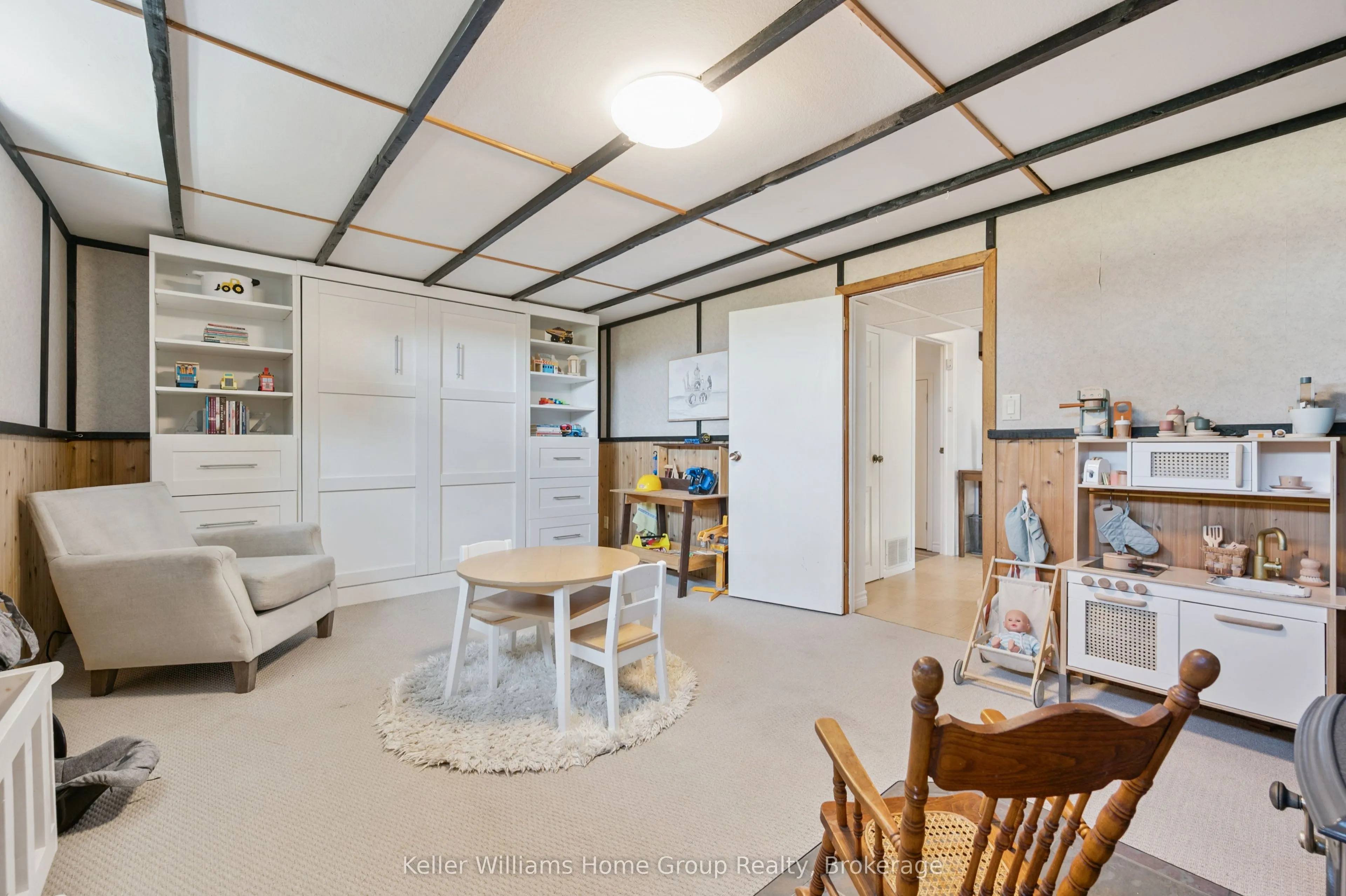 5863 Wellington Road 7 Road