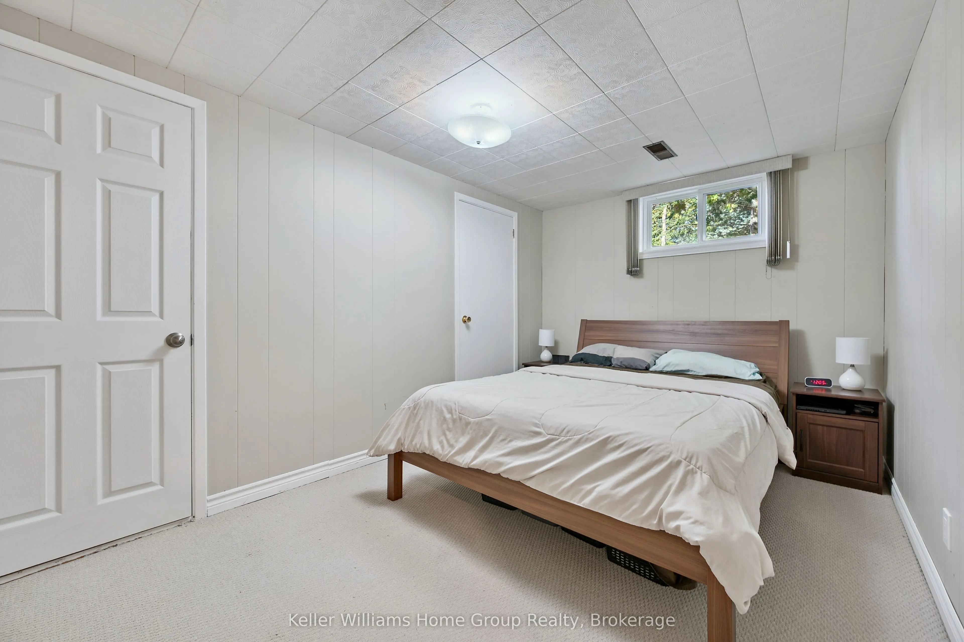 5863 Wellington Road 7 Road