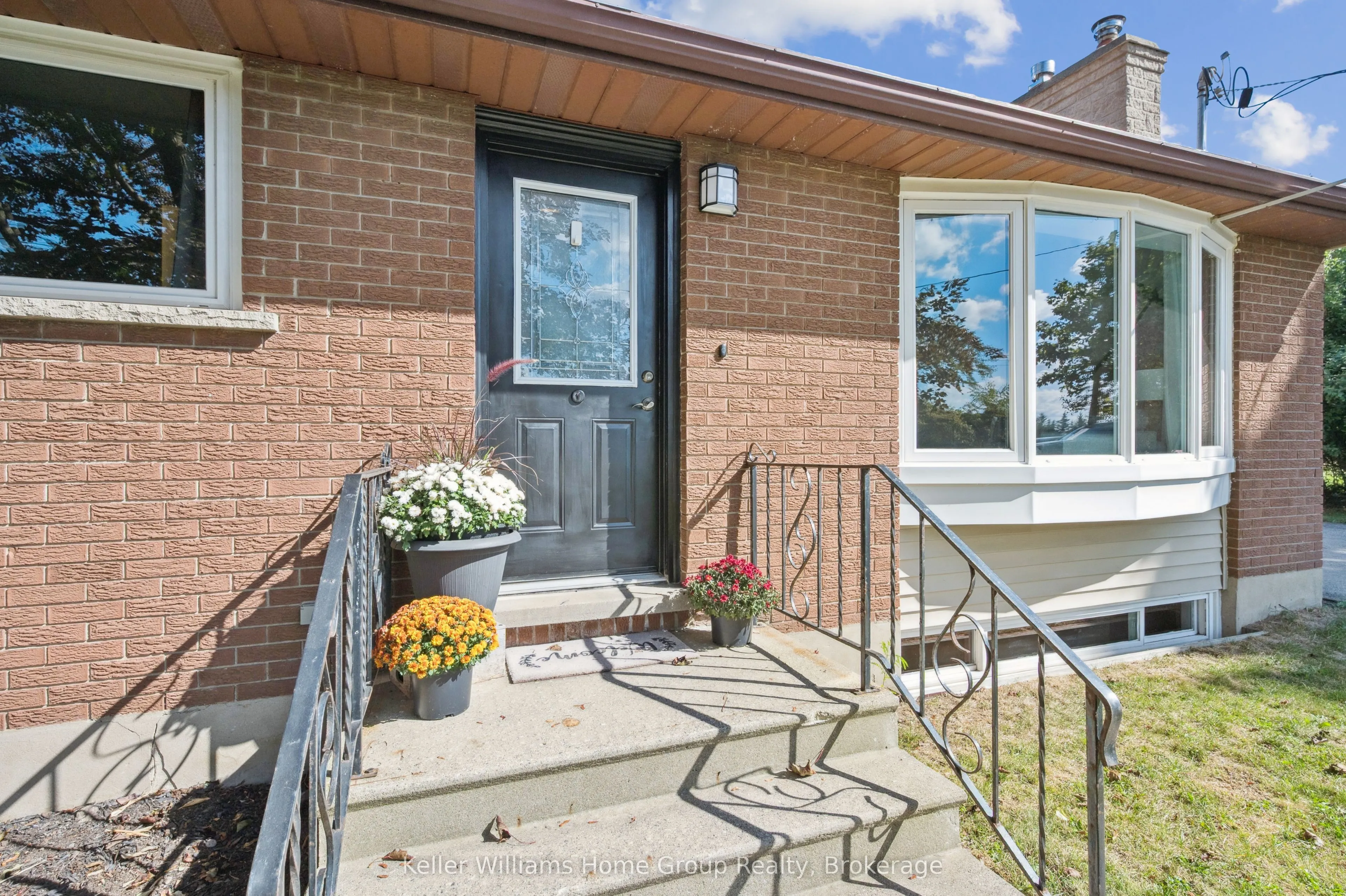 5863 Wellington Road 7 Road