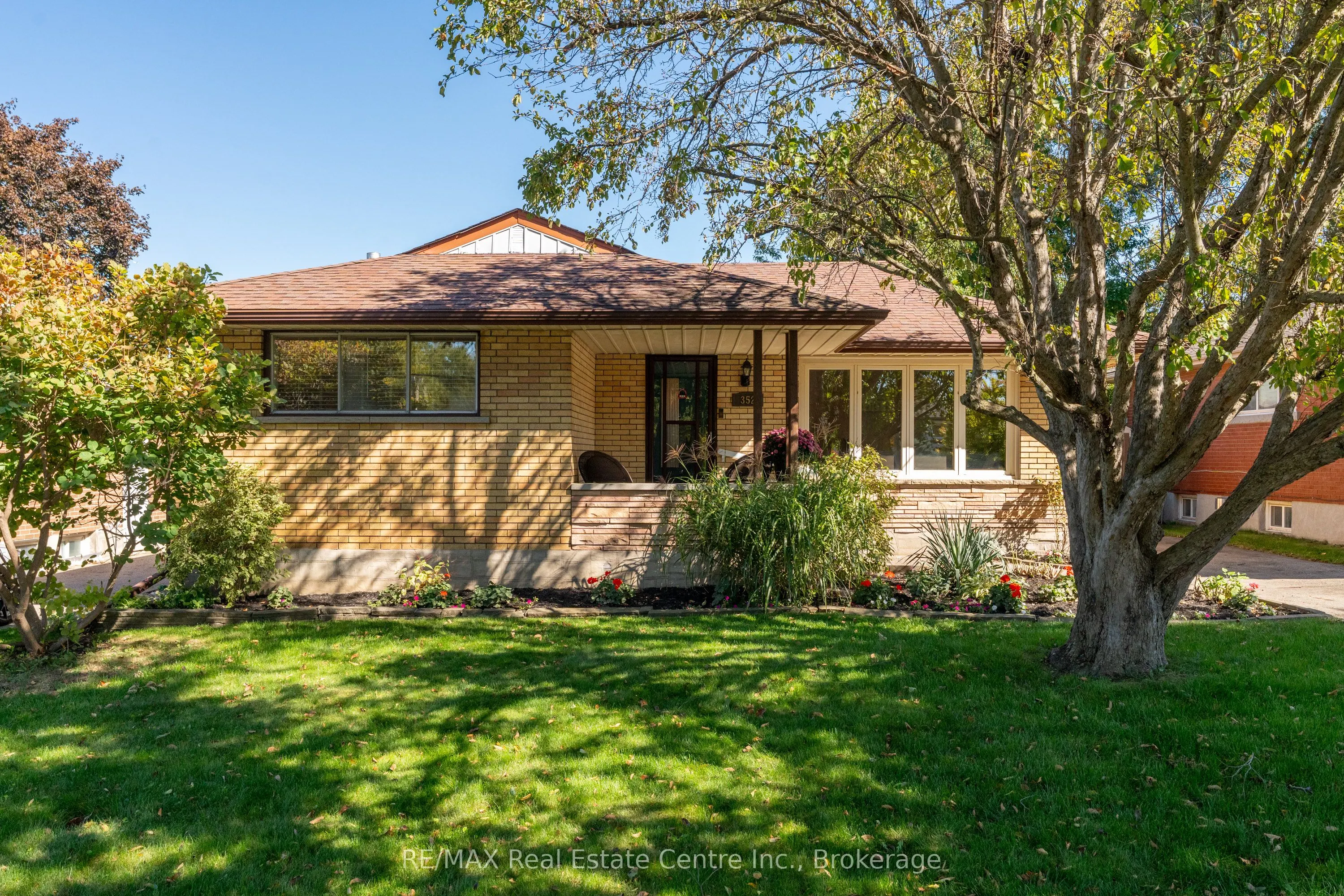 352 Vanier Drive
