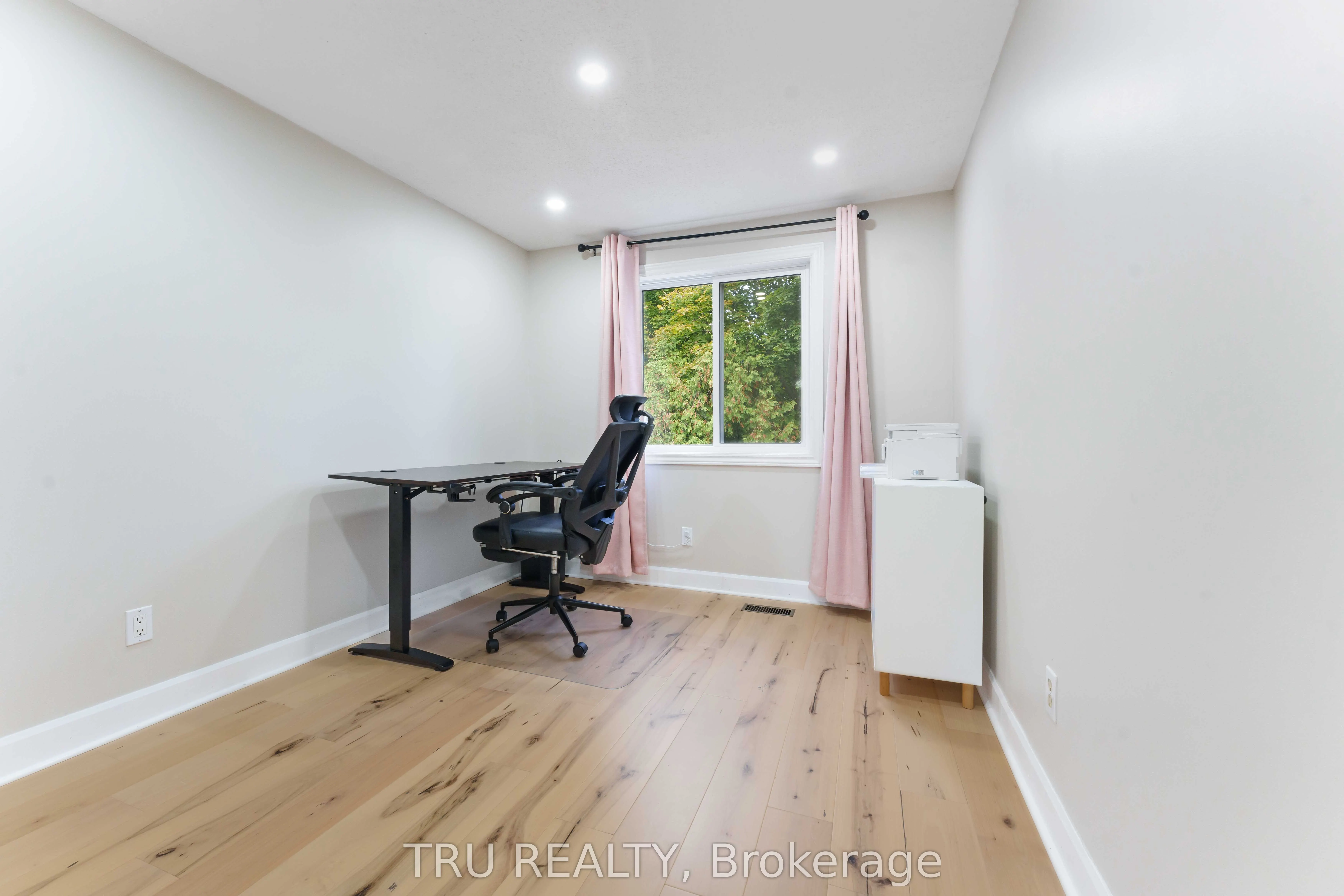 30 Shearer Crescent