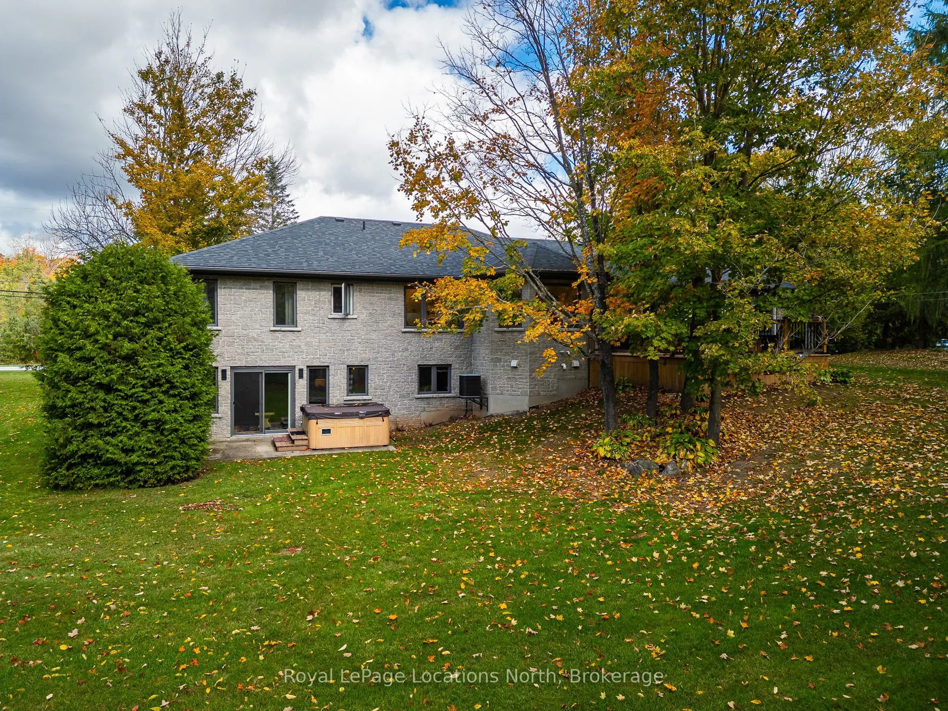103478 Grey 18 Road
