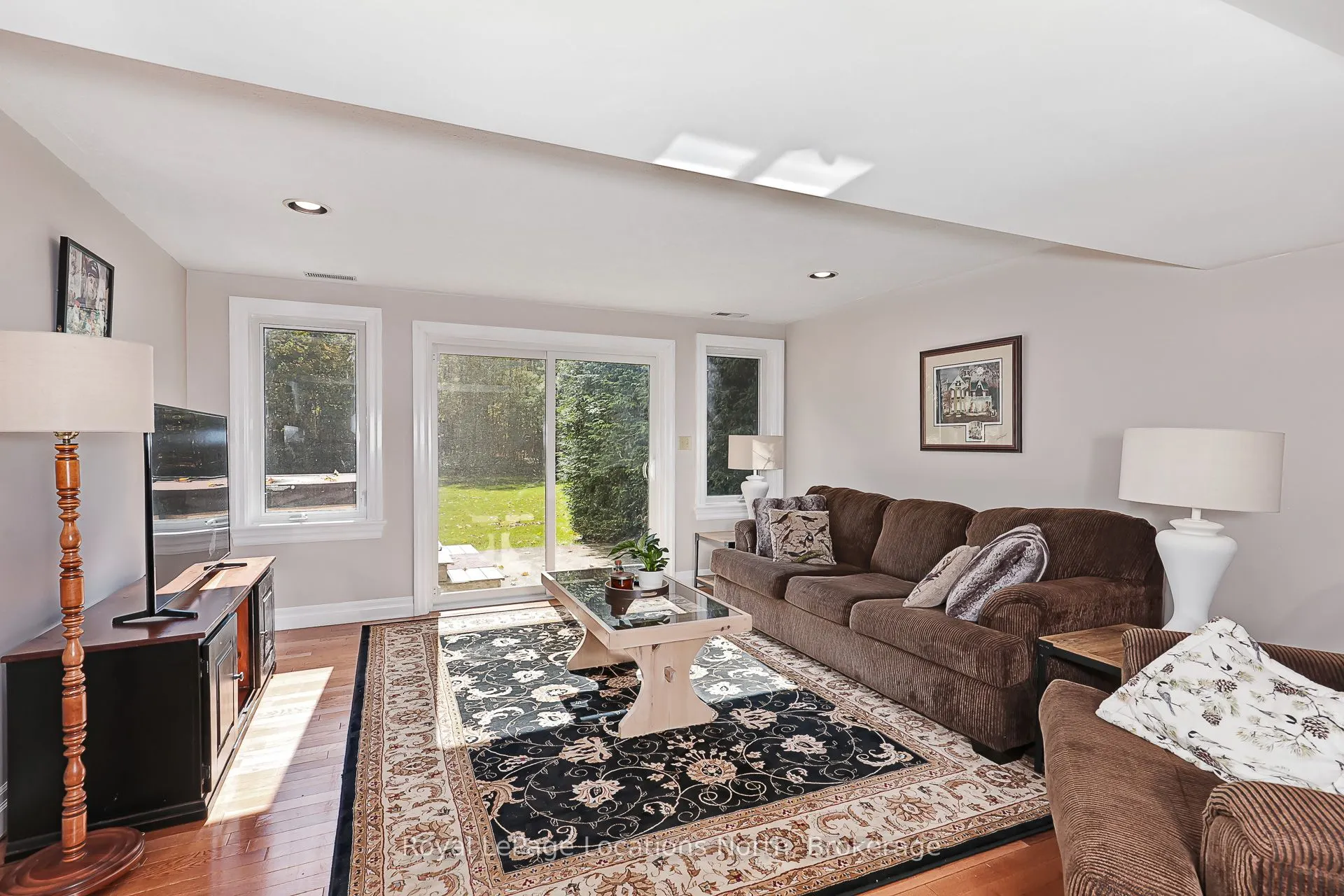 103478 Grey 18 Road