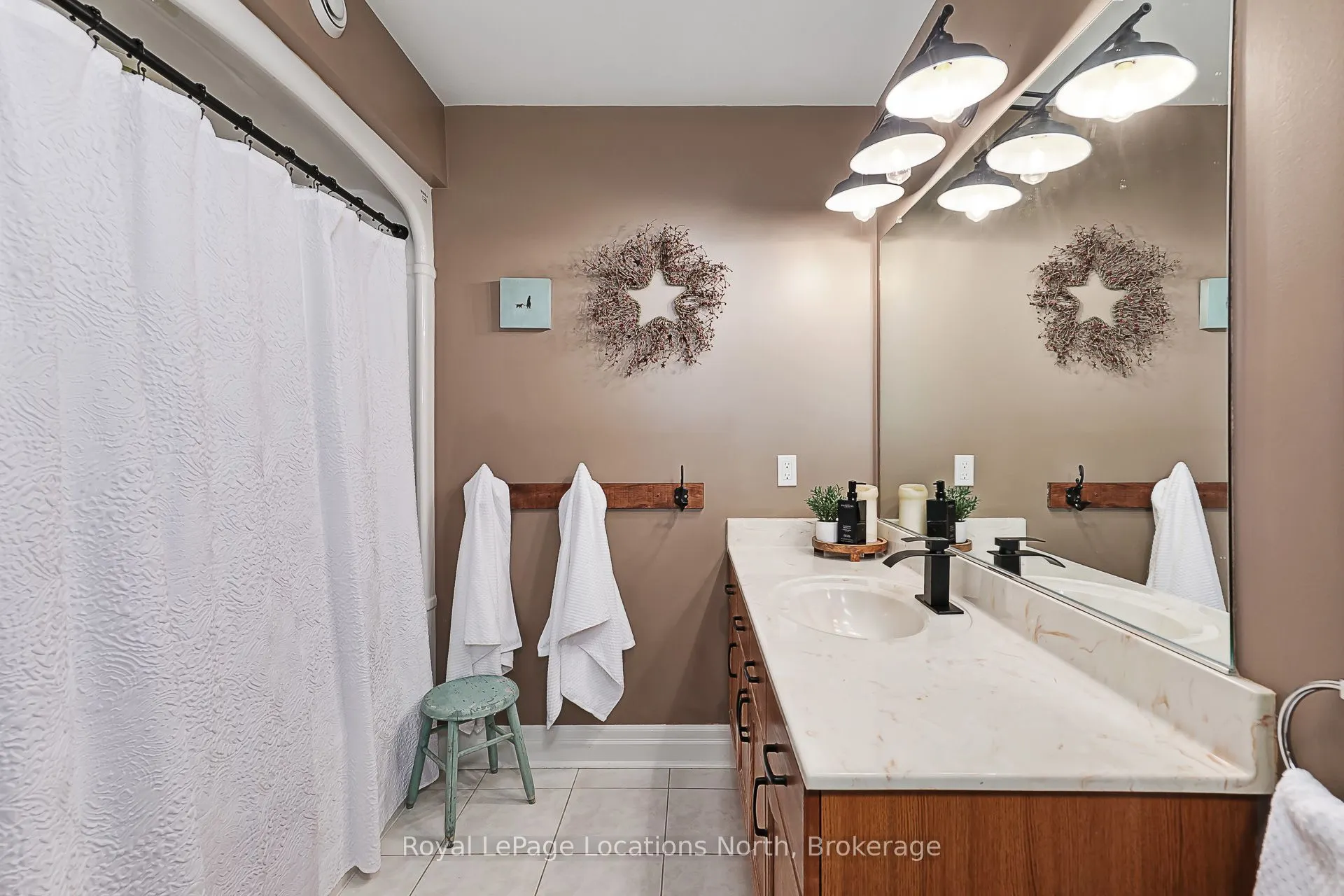 103478 Grey 18 Road