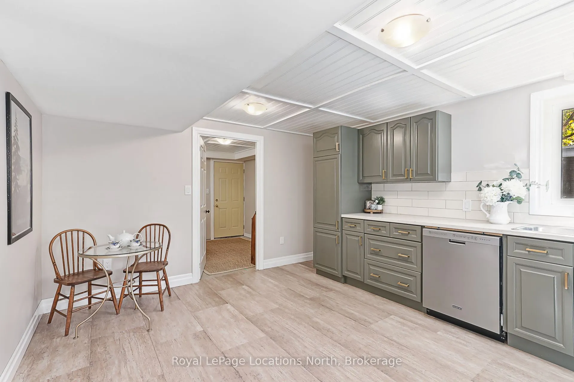 103478 Grey 18 Road