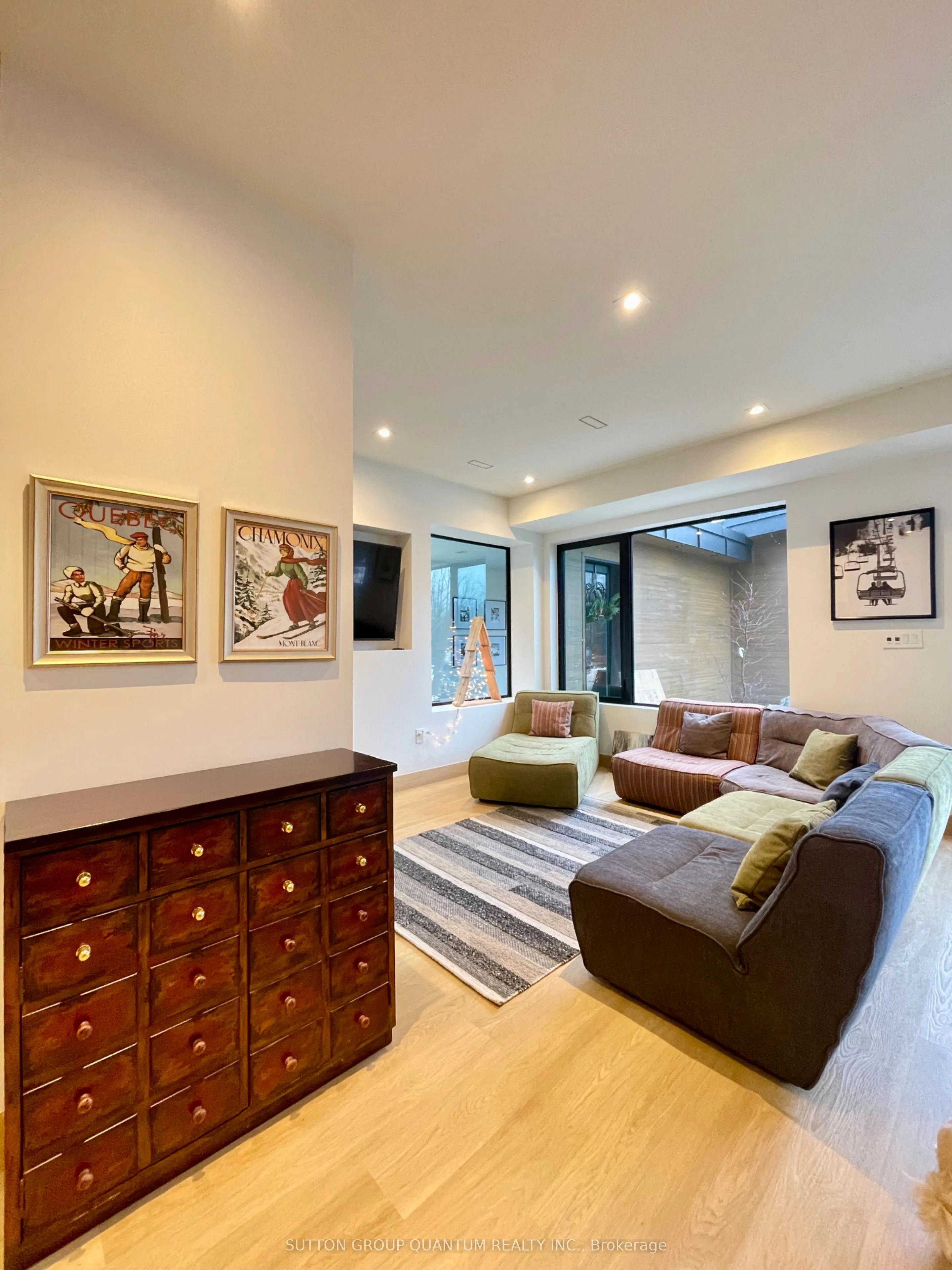 150 Sunset Boulevard