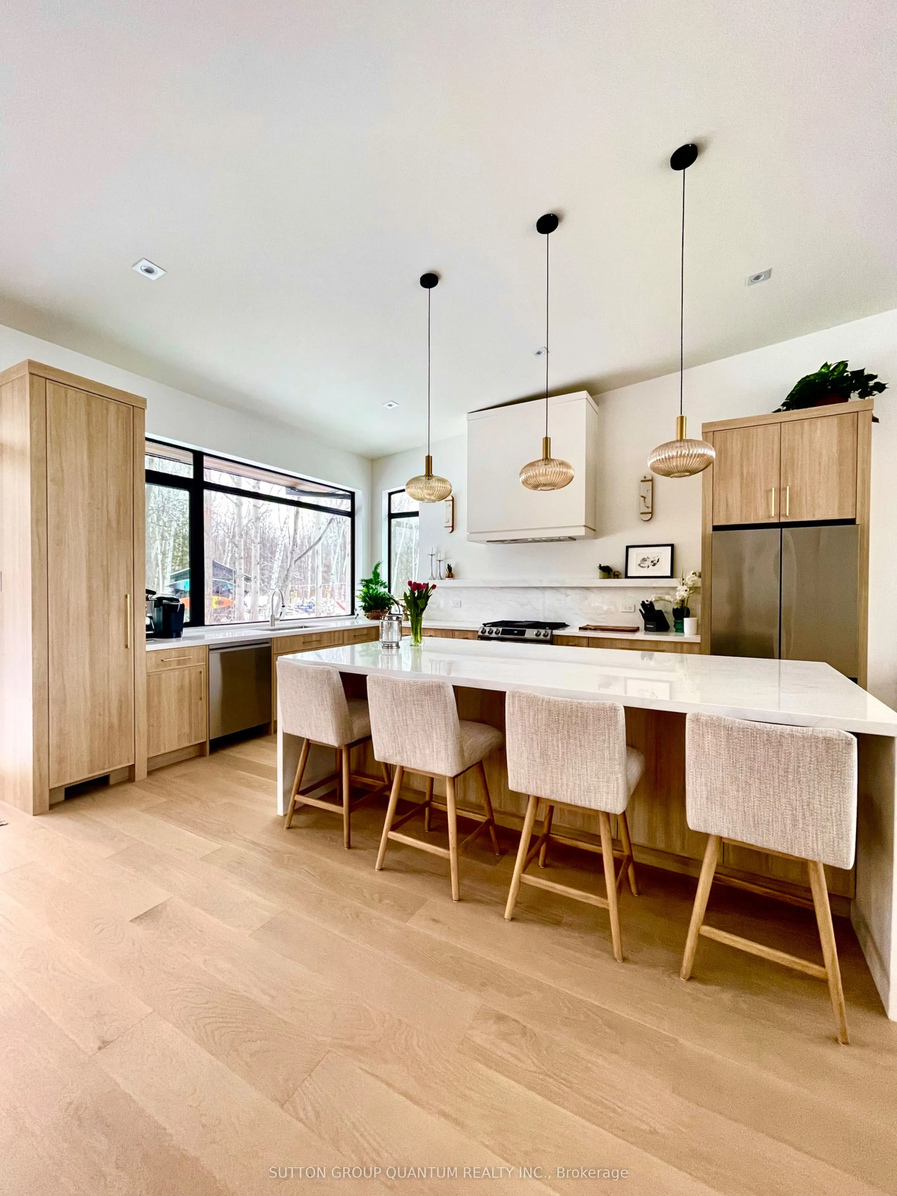 150 Sunset Boulevard