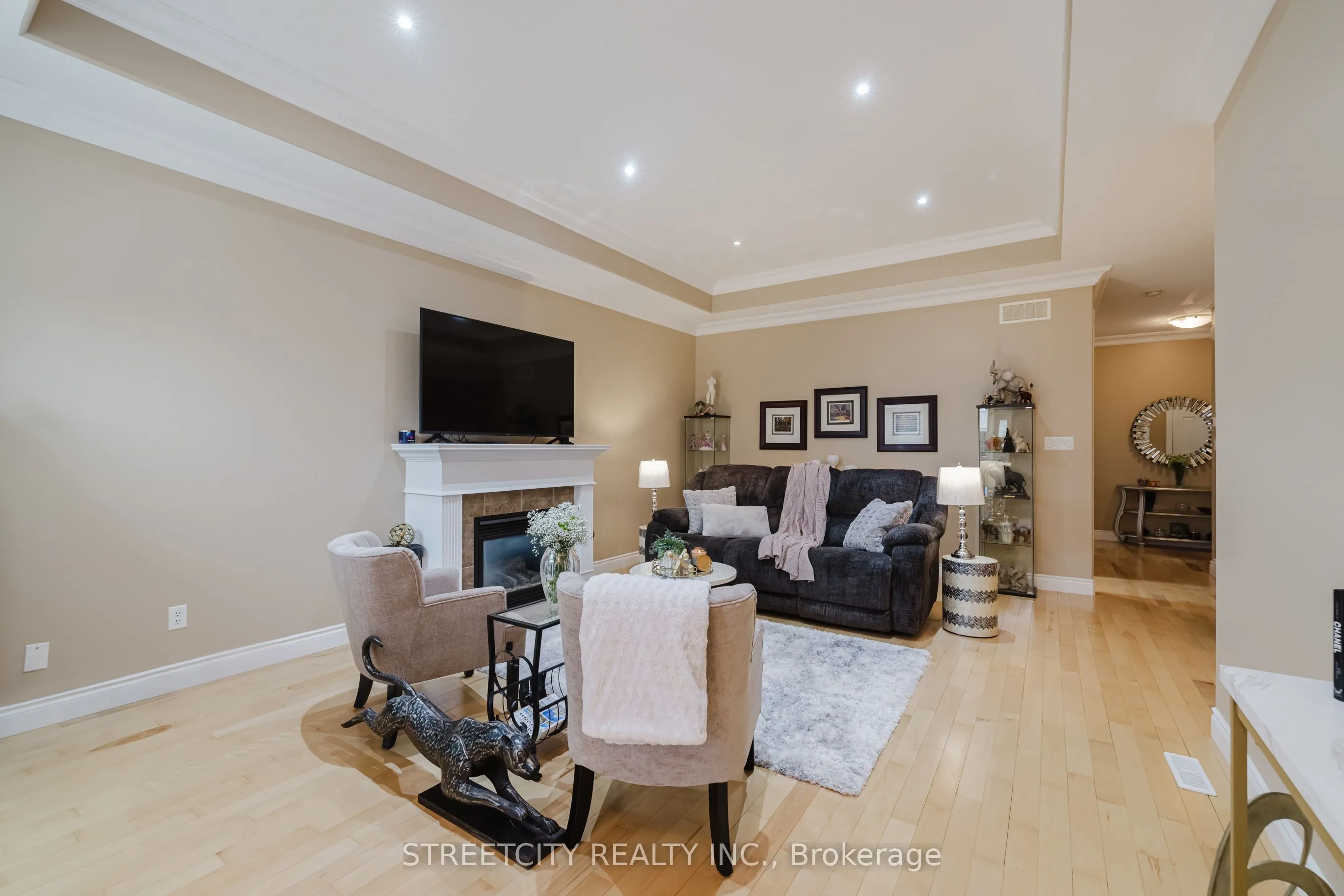 2615 COLONEL TALBOT Road, #15