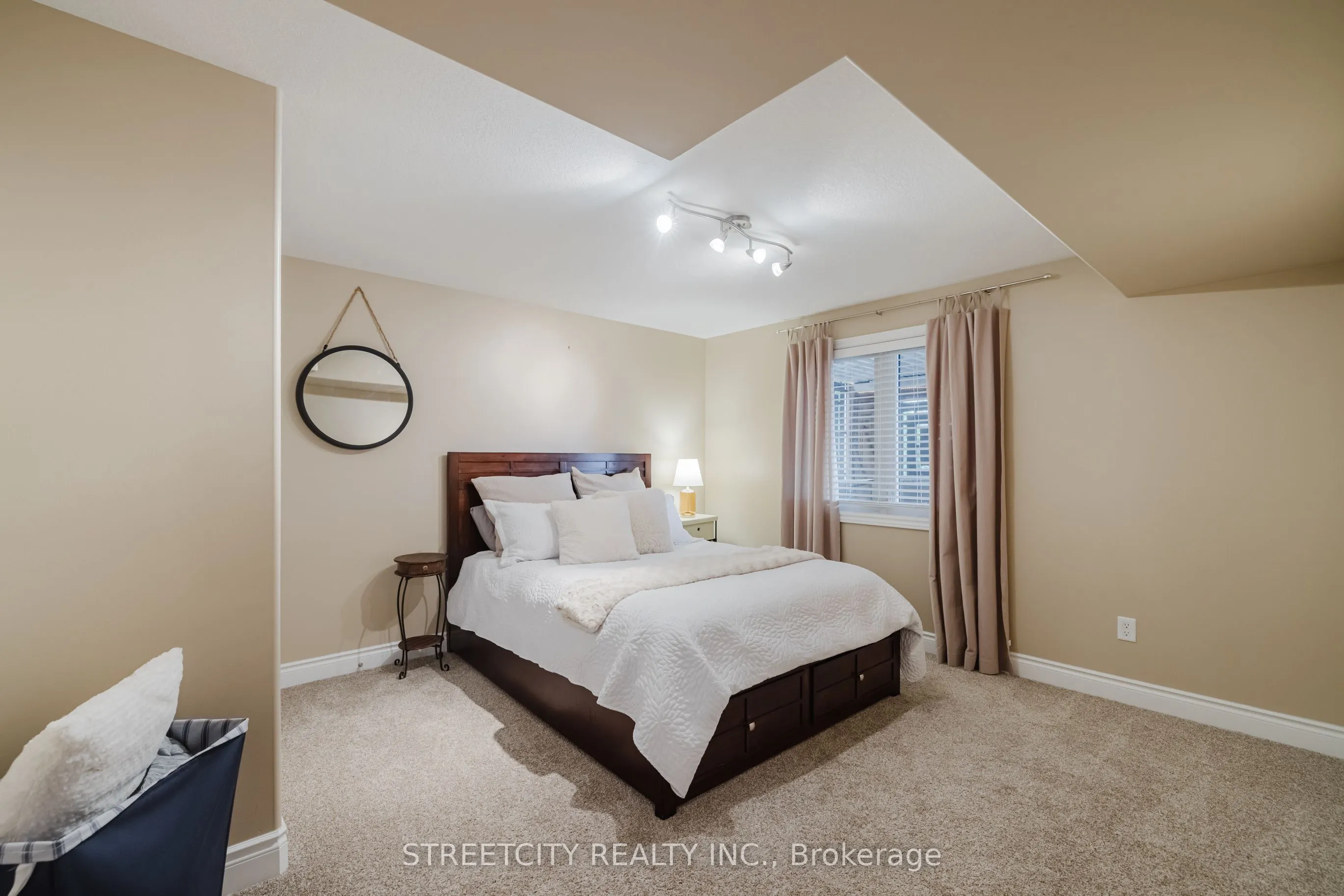 2615 COLONEL TALBOT Road, #15