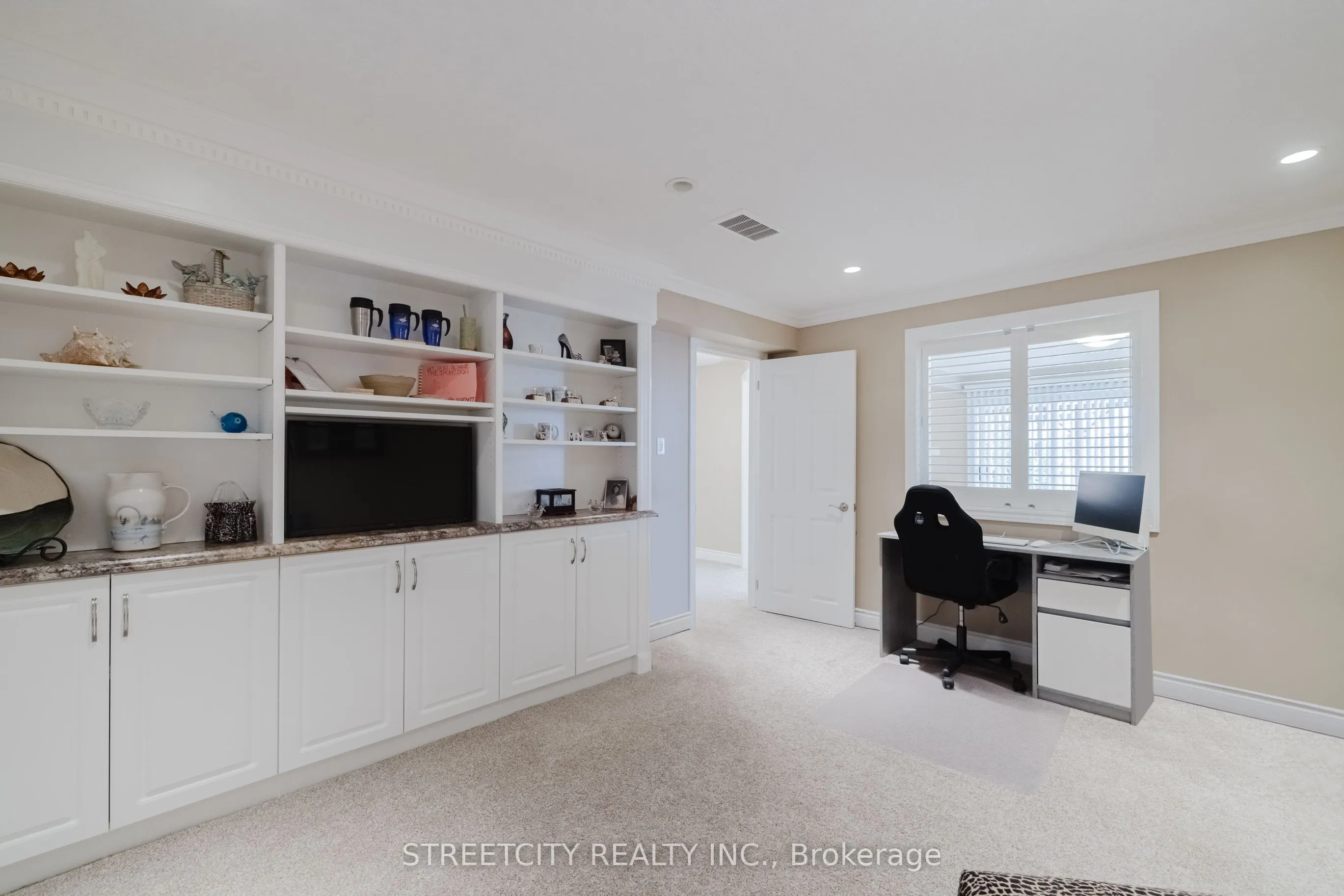 2615 COLONEL TALBOT Road, #15