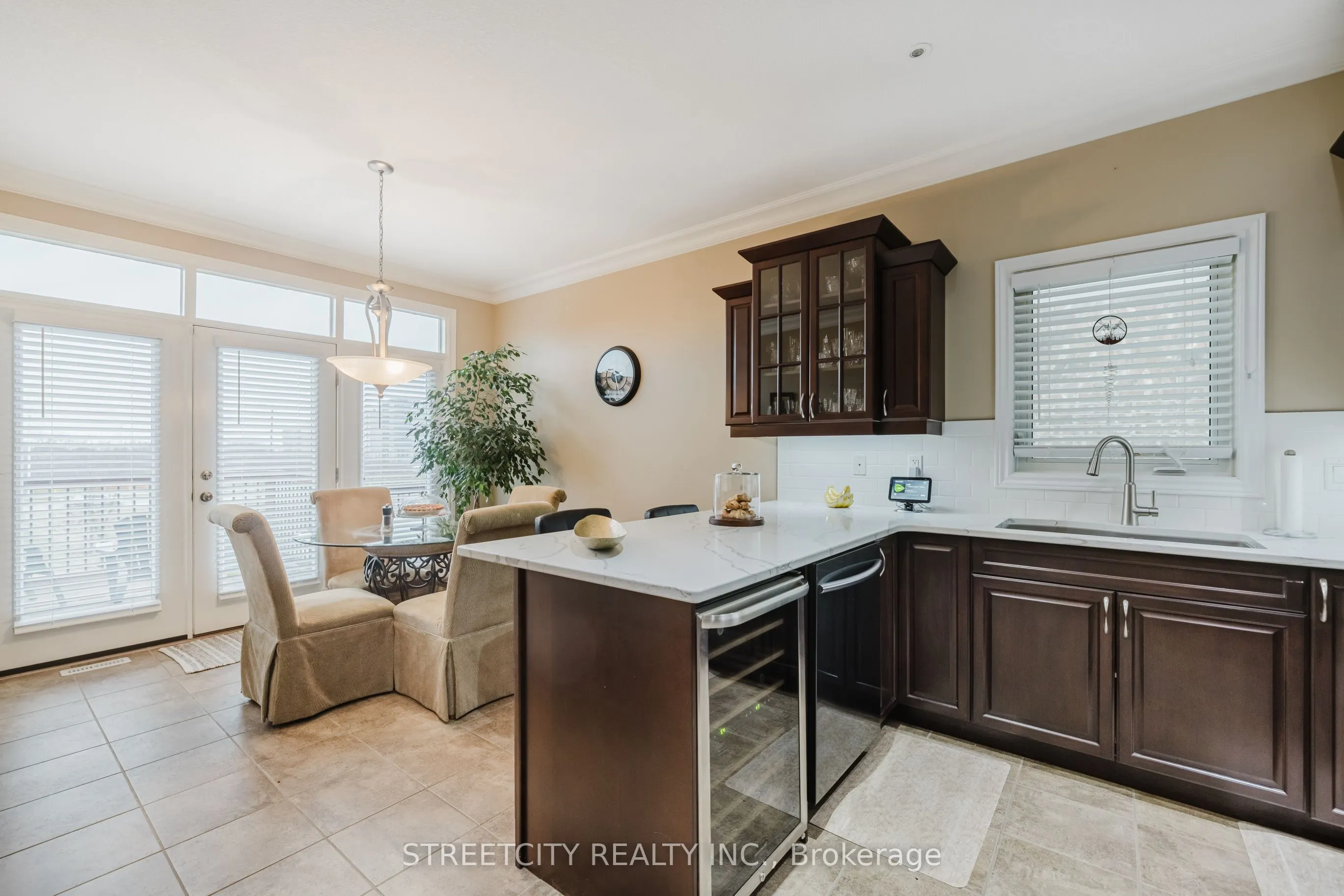 2615 COLONEL TALBOT Road, #15