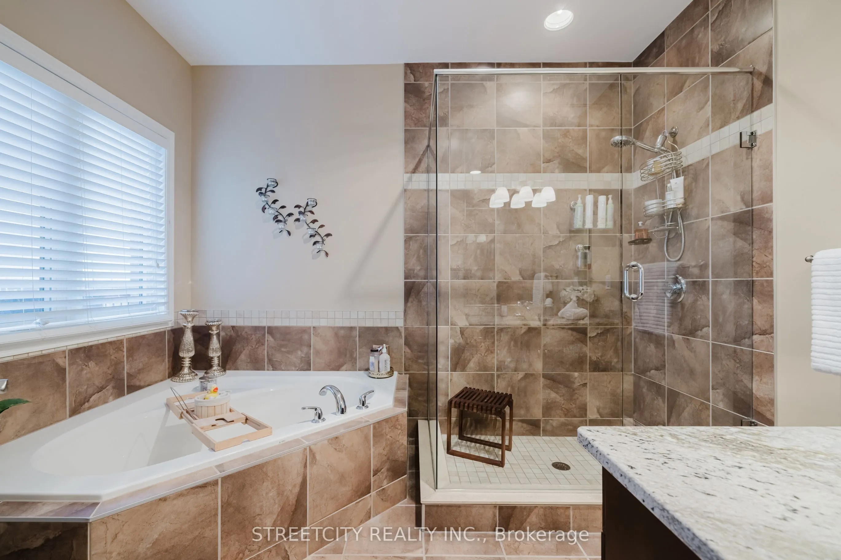 2615 COLONEL TALBOT Road, #15