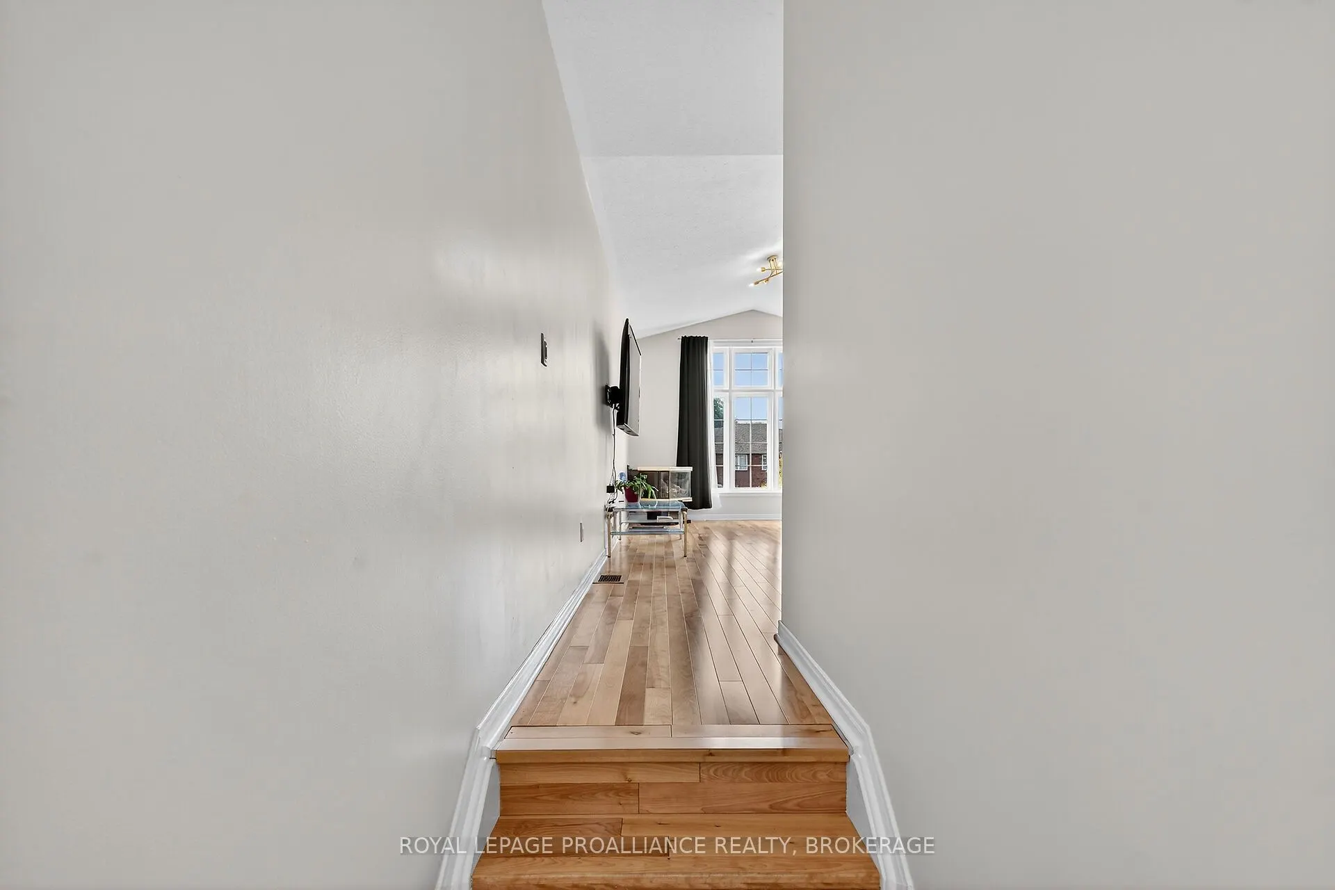 270 Ellesmeer Avenue
