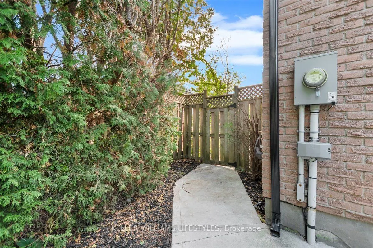 661 Ladybrook Crescent