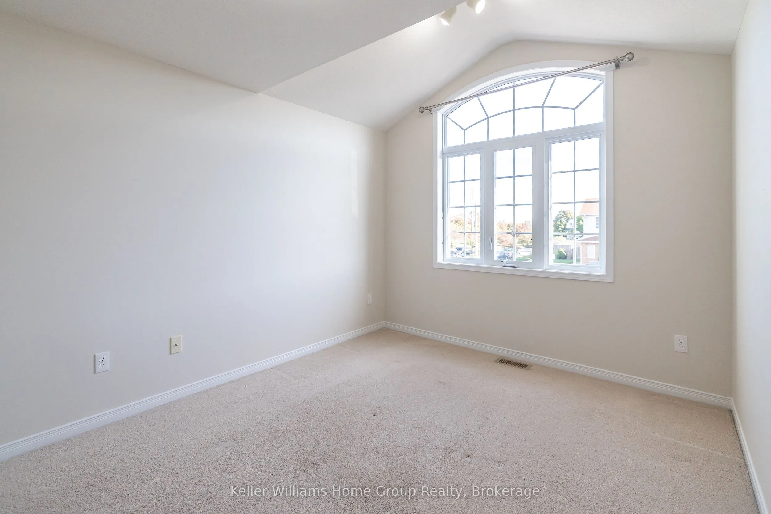 42 HASLER Crescent