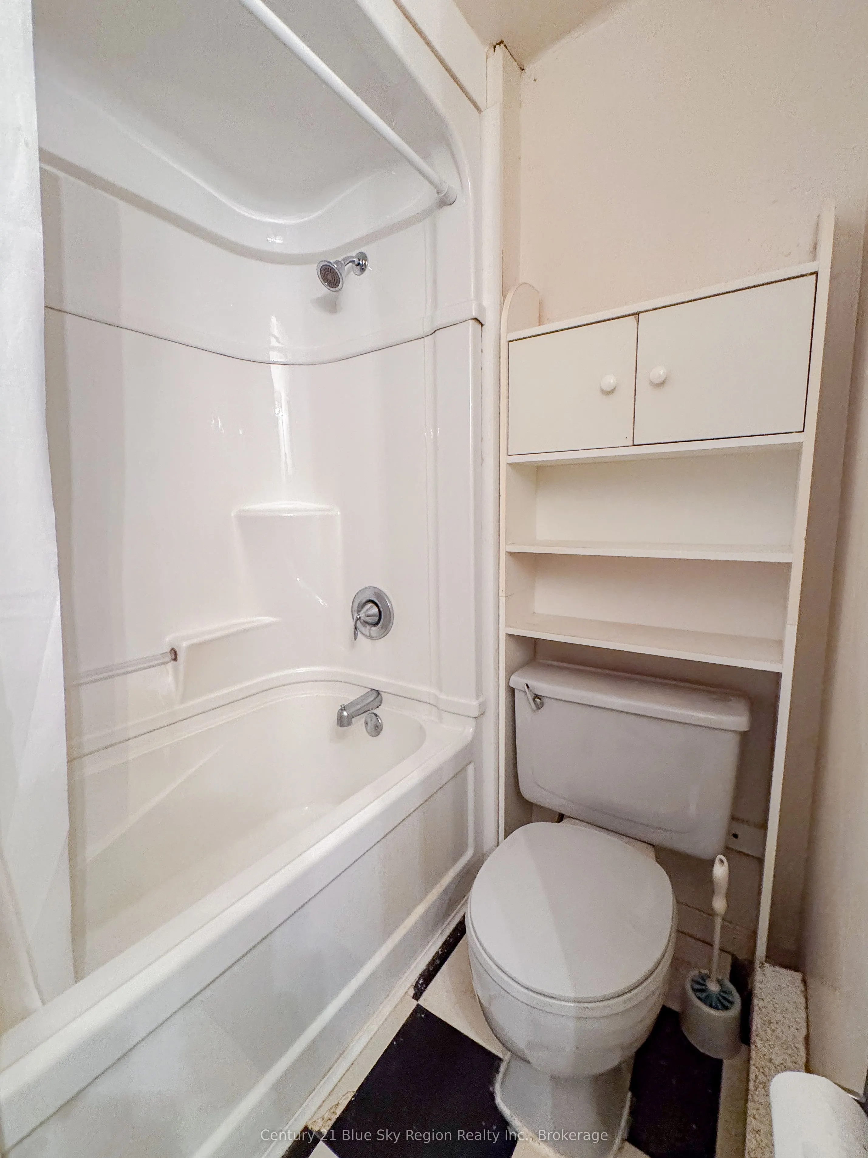 644 Lakeshore Drive, #24