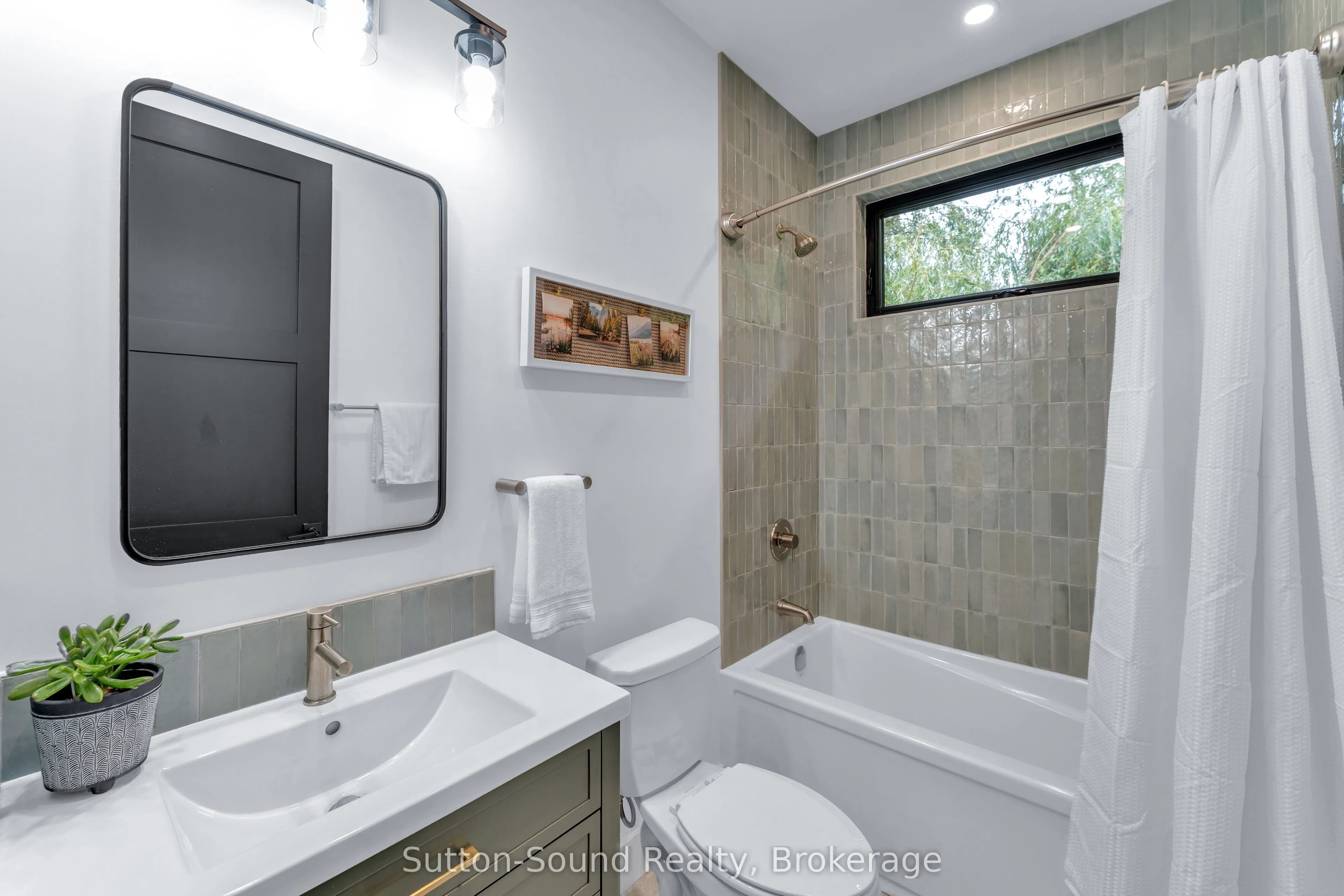401091 Grey Road 17