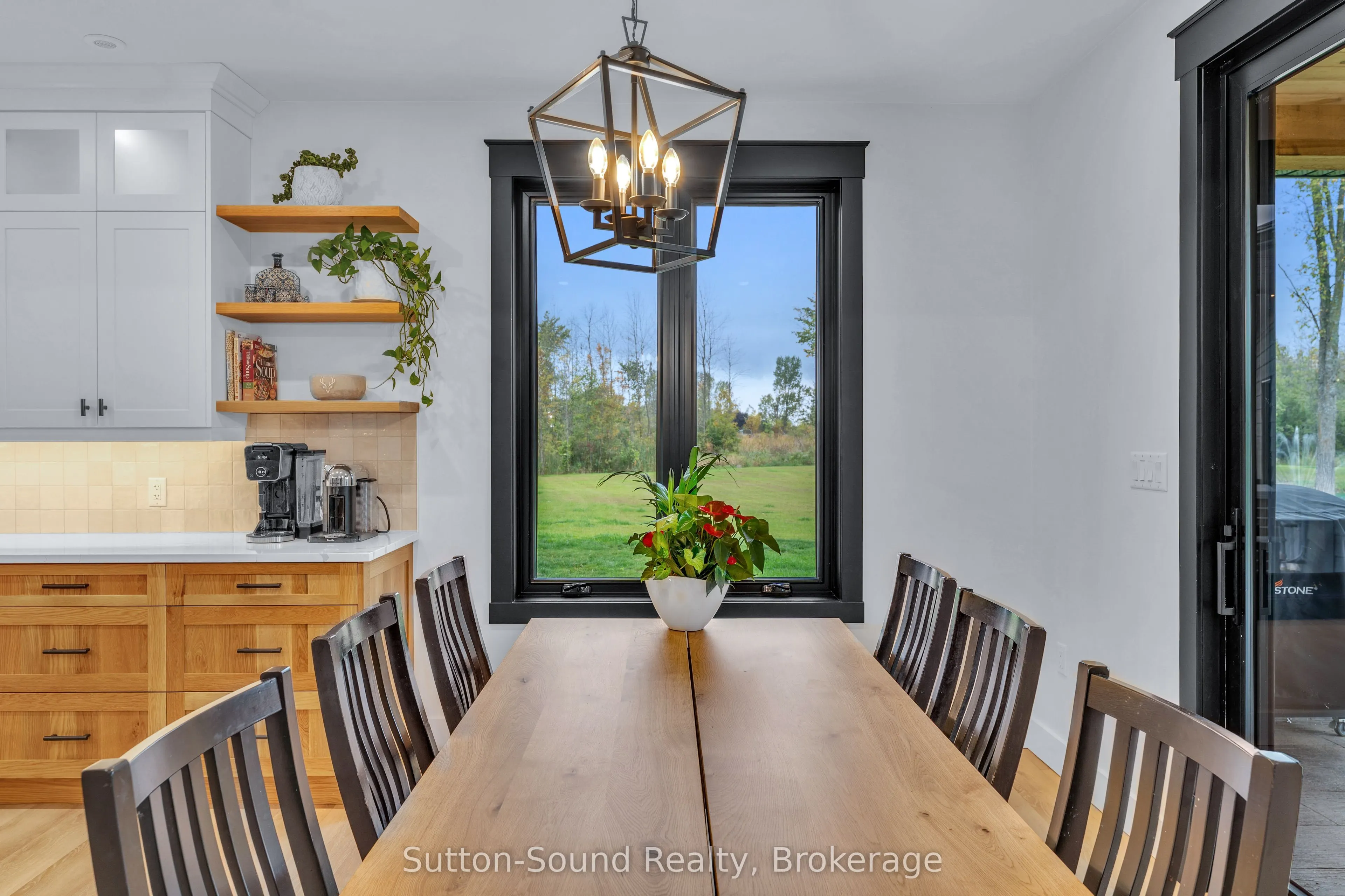 401091 Grey Road 17