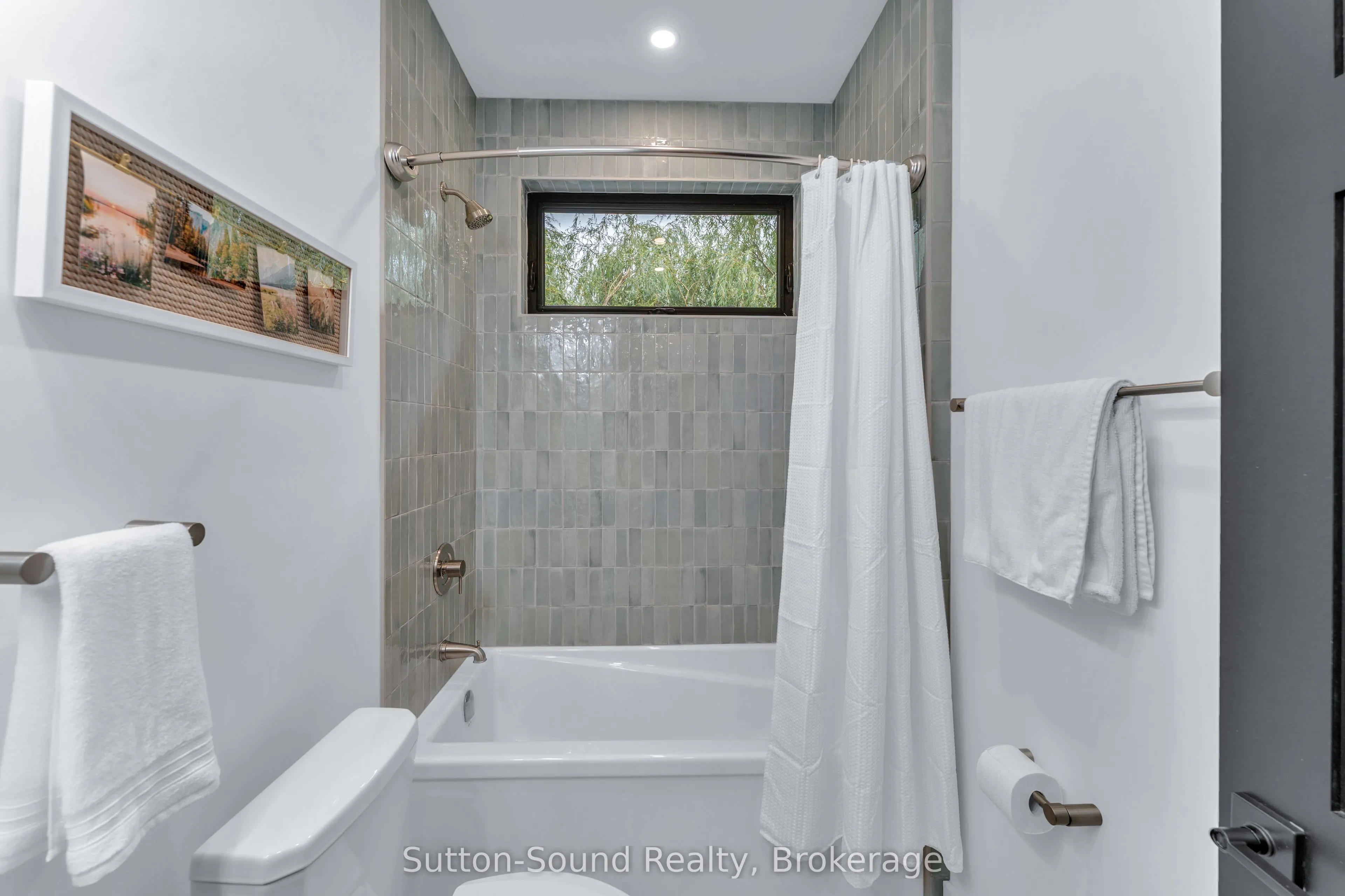 401091 Grey Road 17