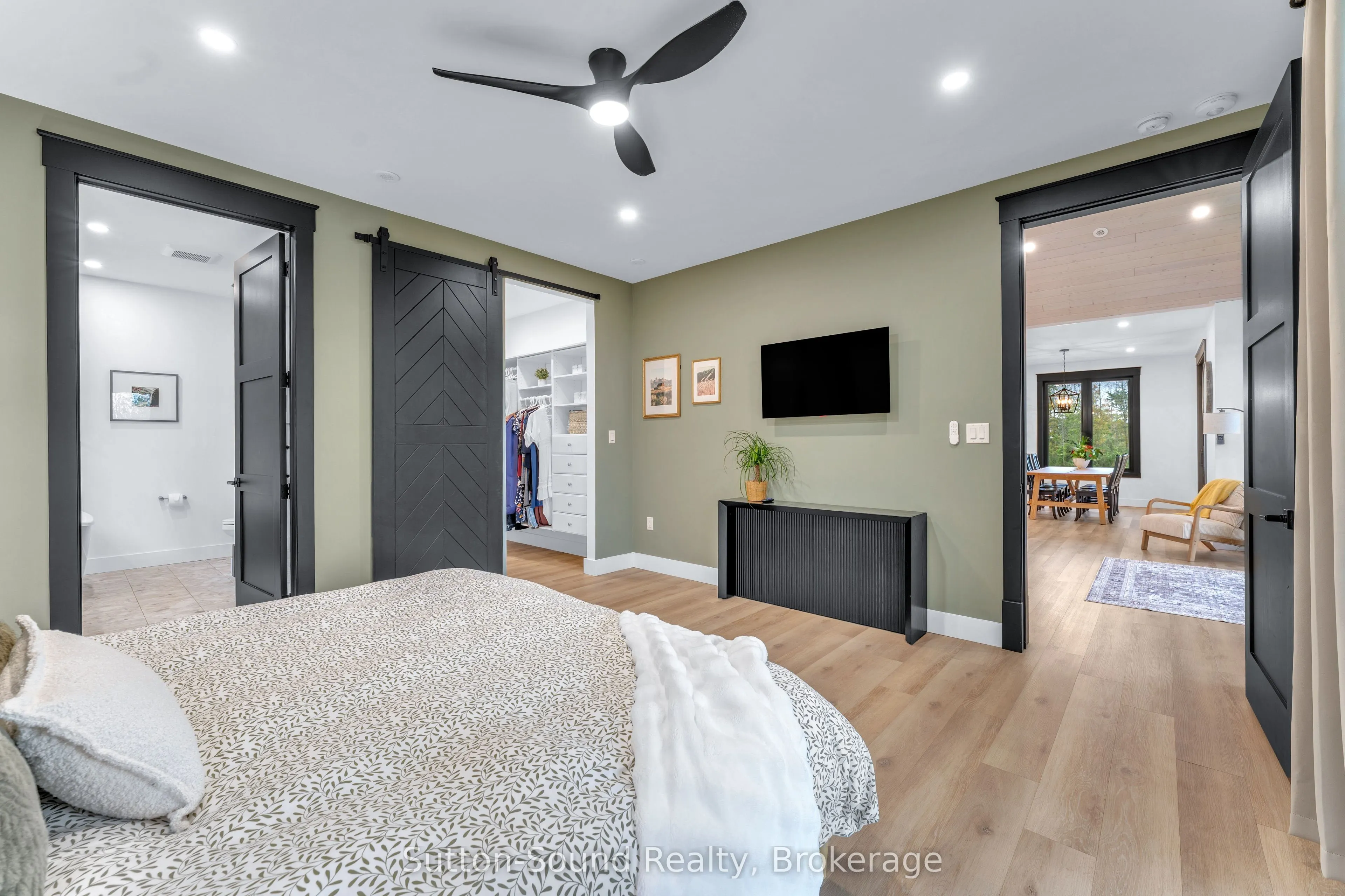 401091 Grey Road 17