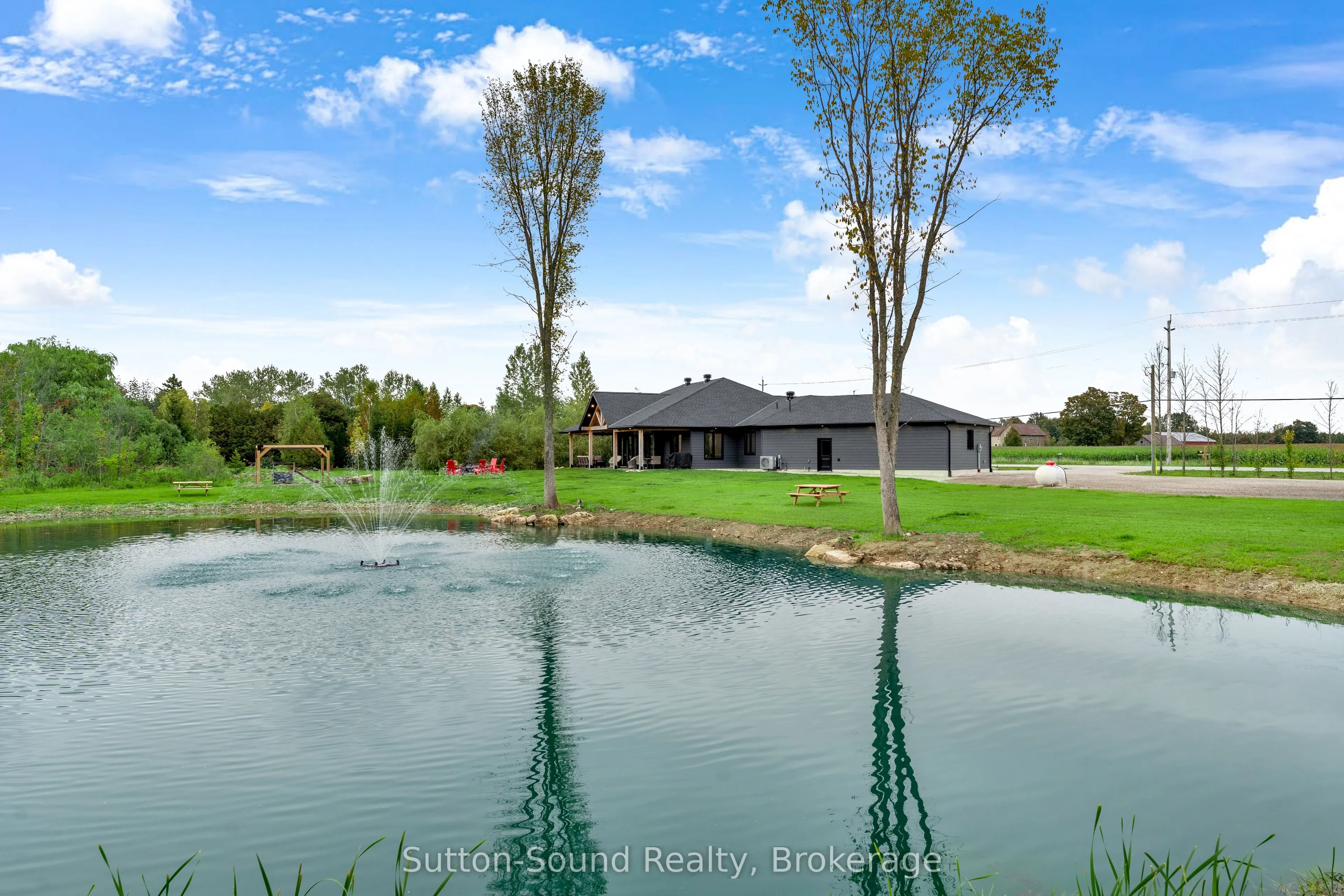 401091 Grey Road 17