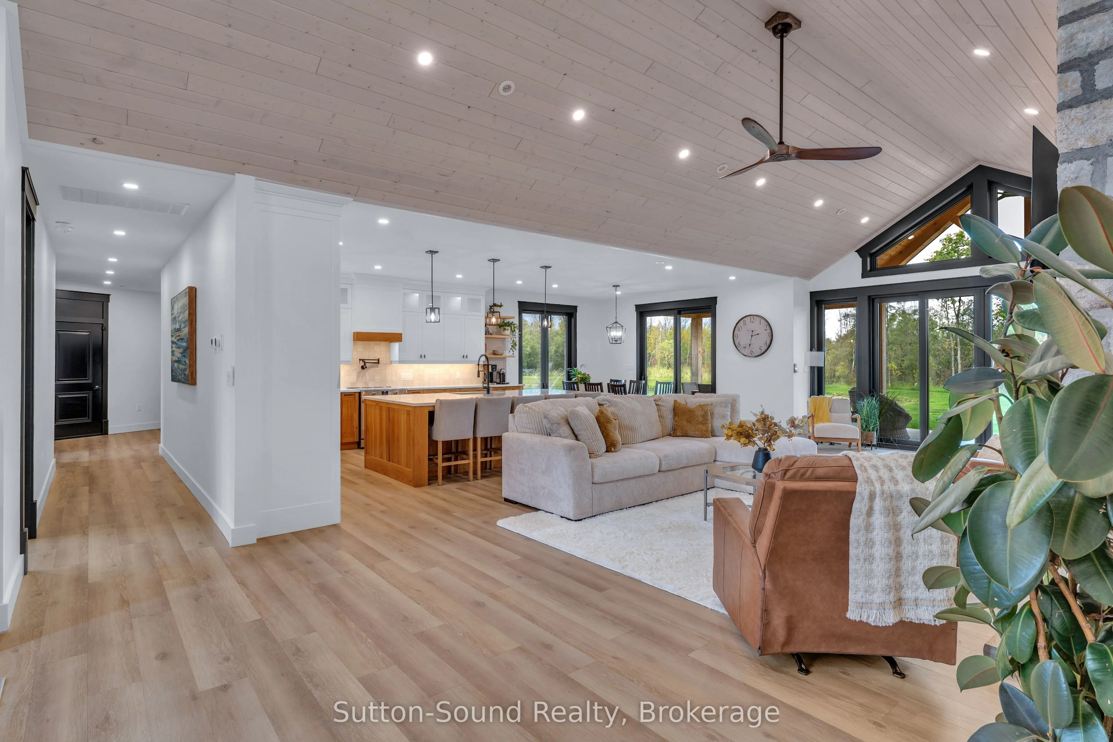 401091 Grey Road 17