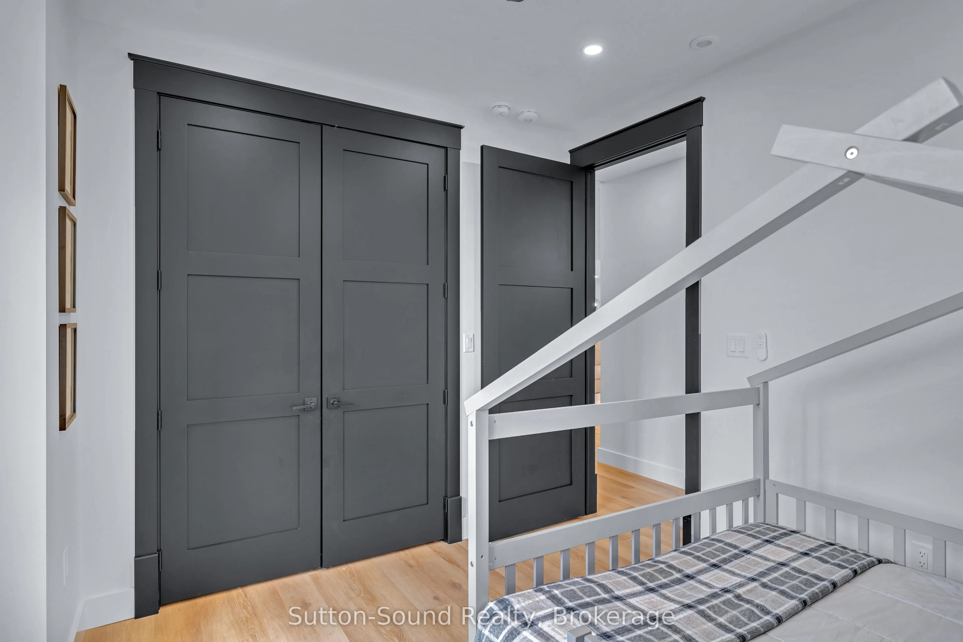 401091 Grey Road 17