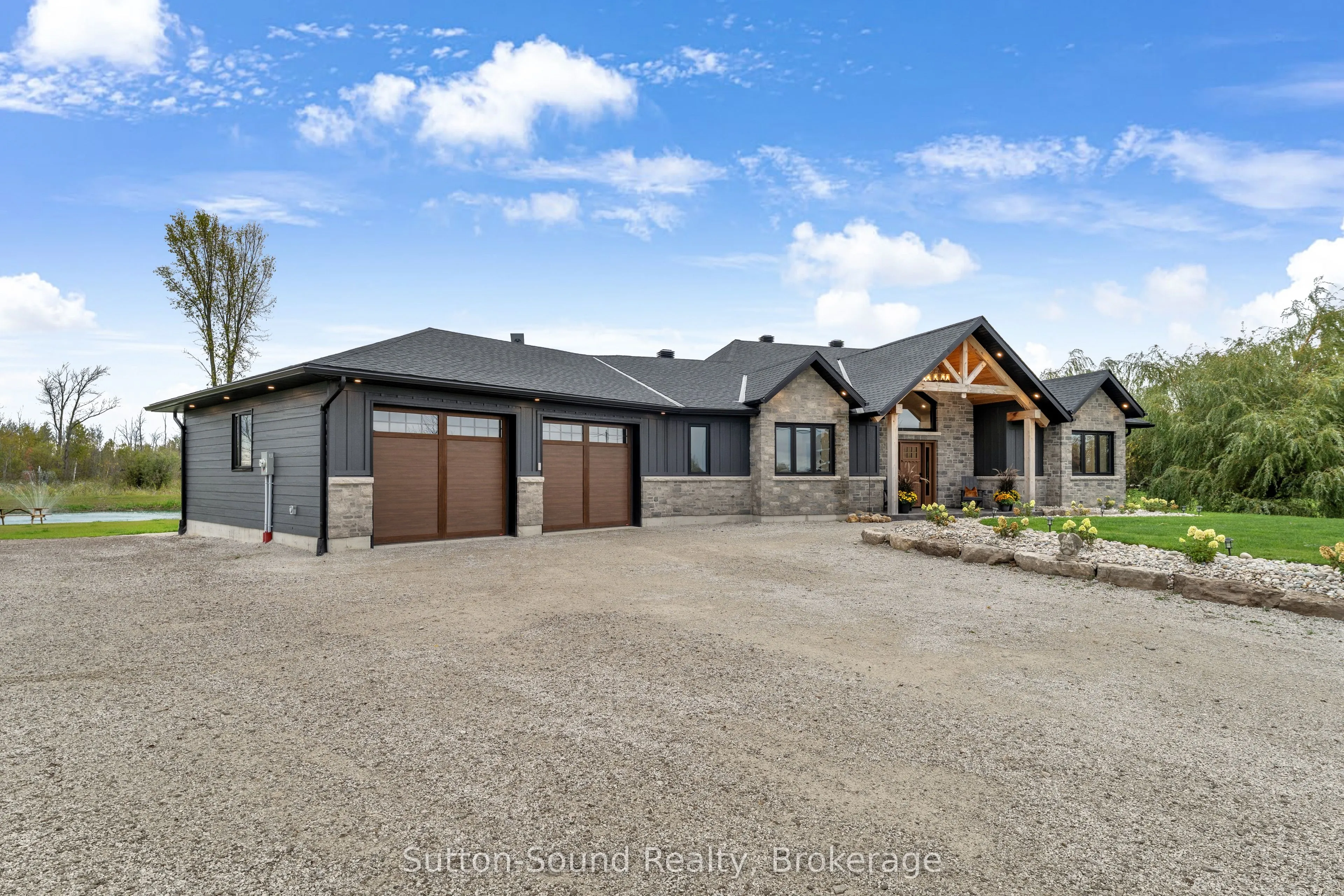 401091 Grey Road 17