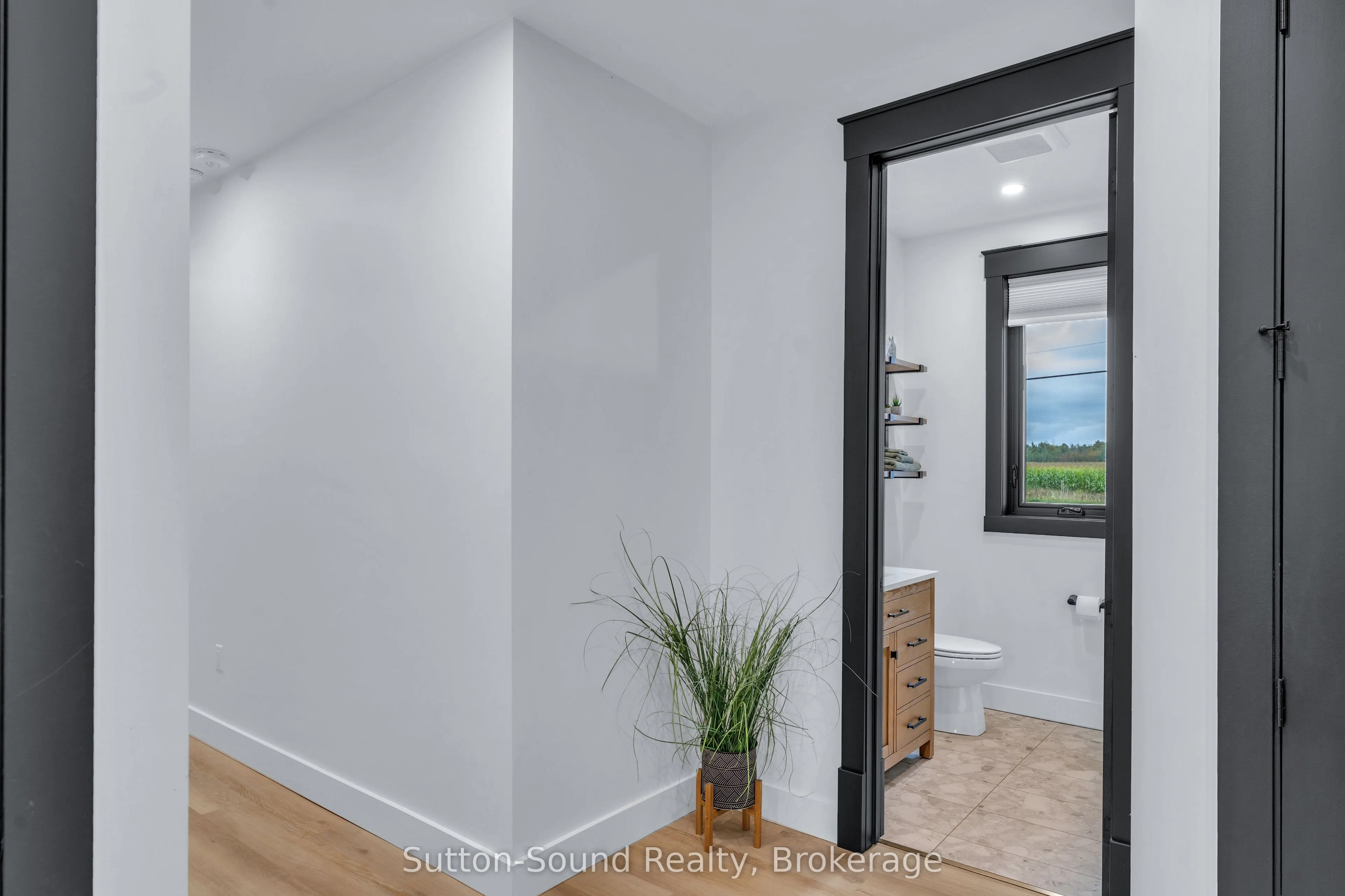 401091 Grey Road 17