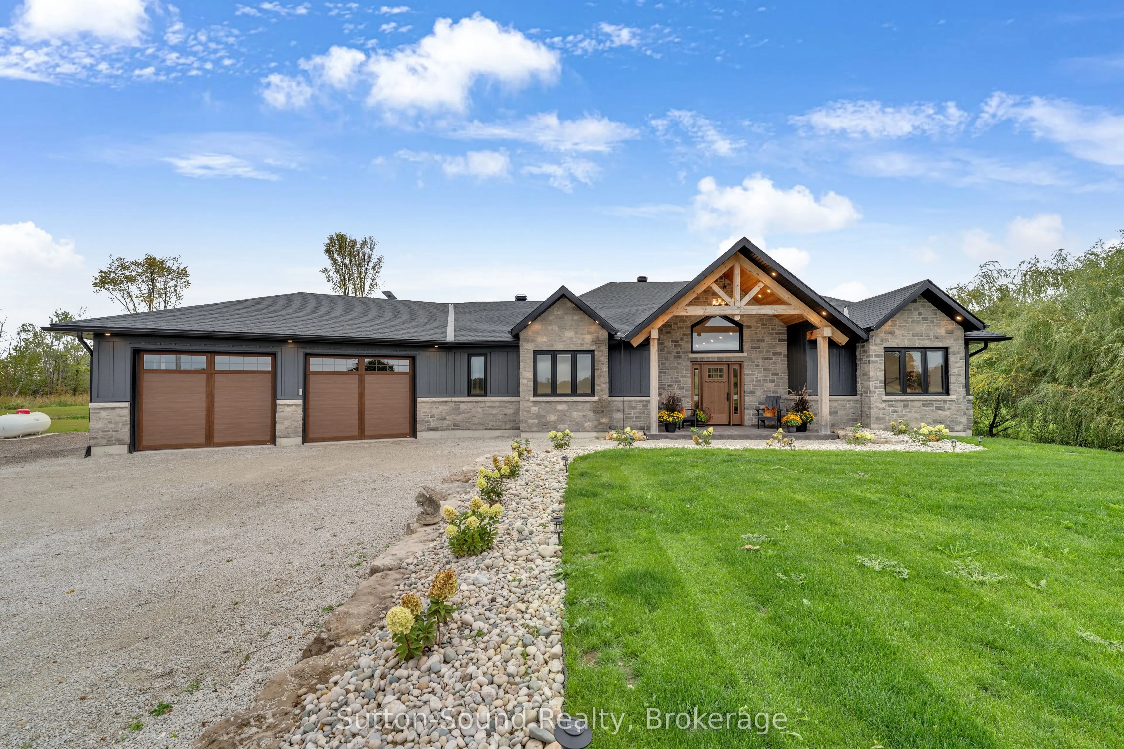 401091 Grey Road 17