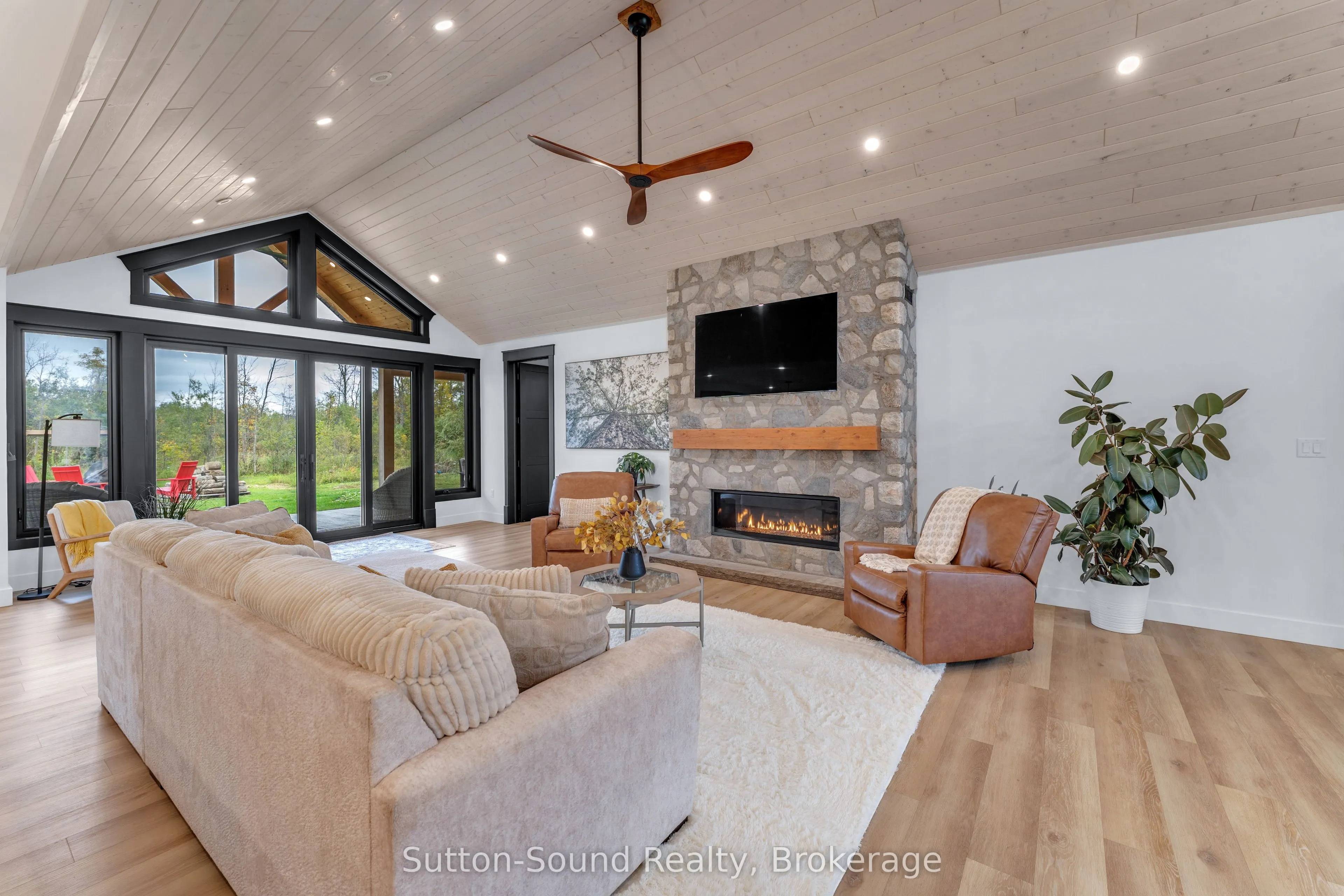 401091 Grey Road 17