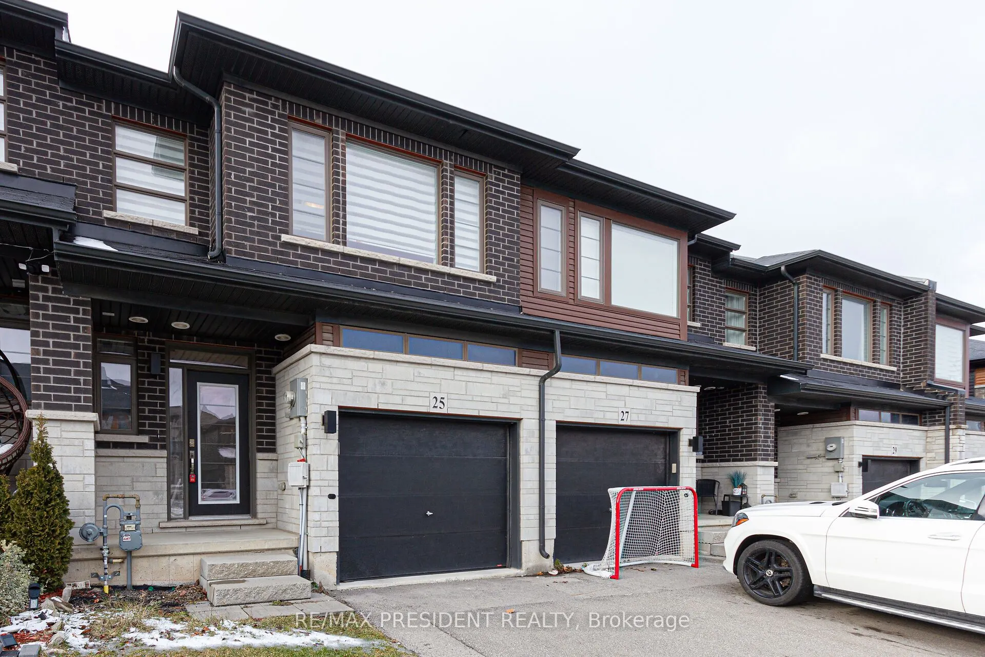 25 Greenwich Avenue